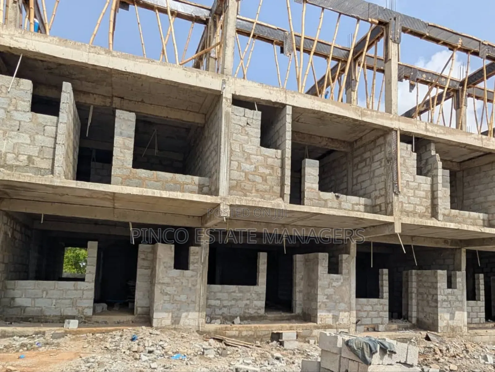 4bdrm Duplex in Mbora for sale in Mbora