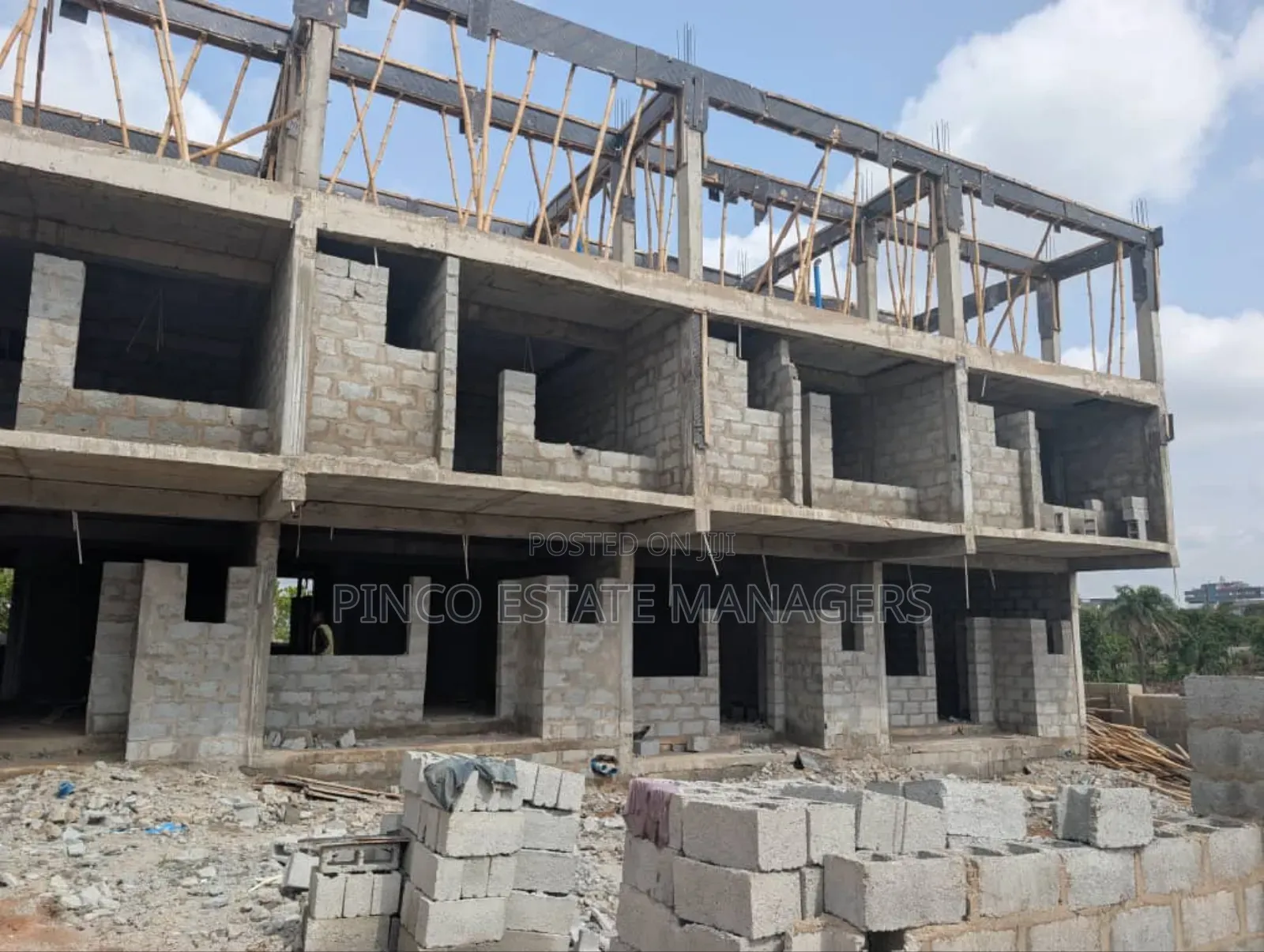 4bdrm Duplex in Mbora for sale in Mbora