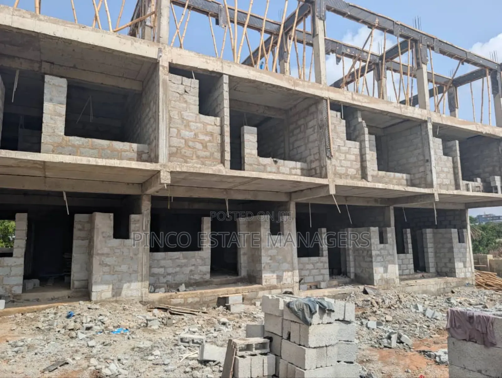 4bdrm Duplex in Mbora for sale in Mbora