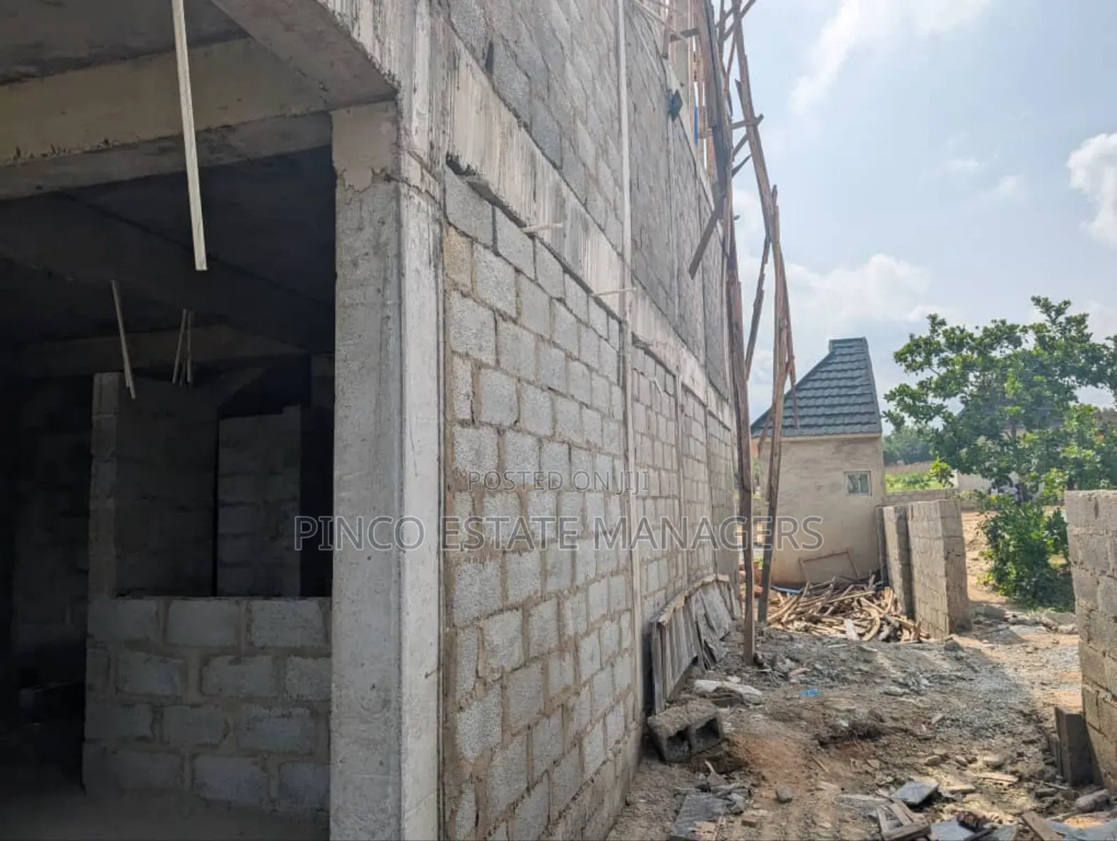 4bdrm Duplex in Mbora for sale in Mbora