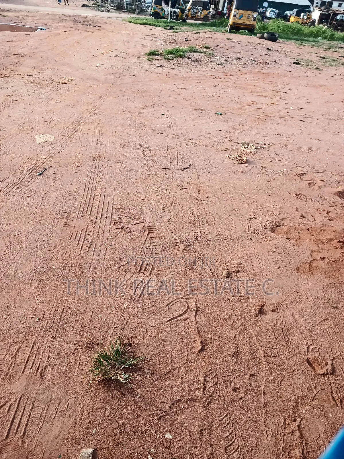 50/100 at Irhirhi,Airport Rd Close to D Tarrd Rd for 25m Neg. in Benin City