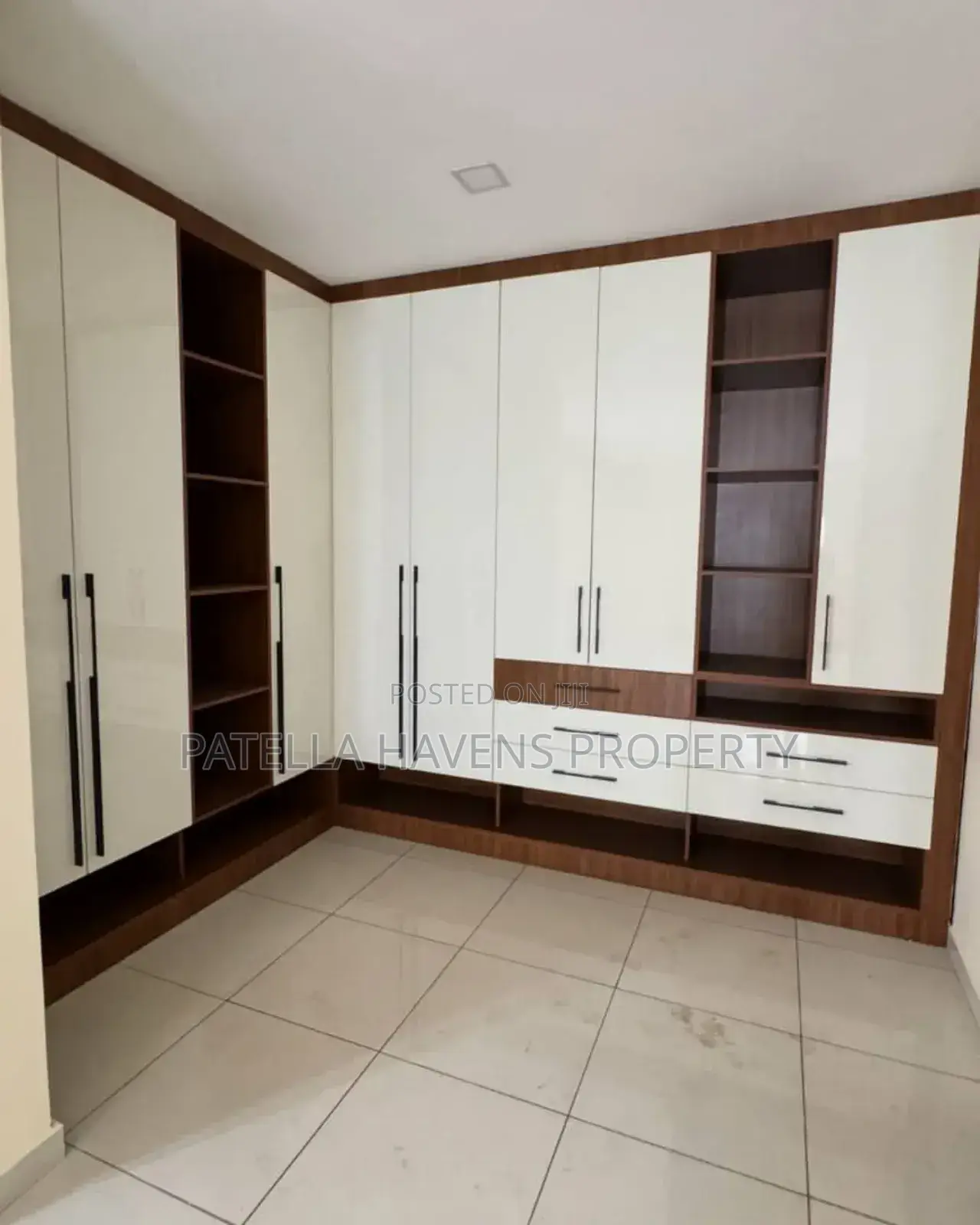 Fully Detached House in Wuye