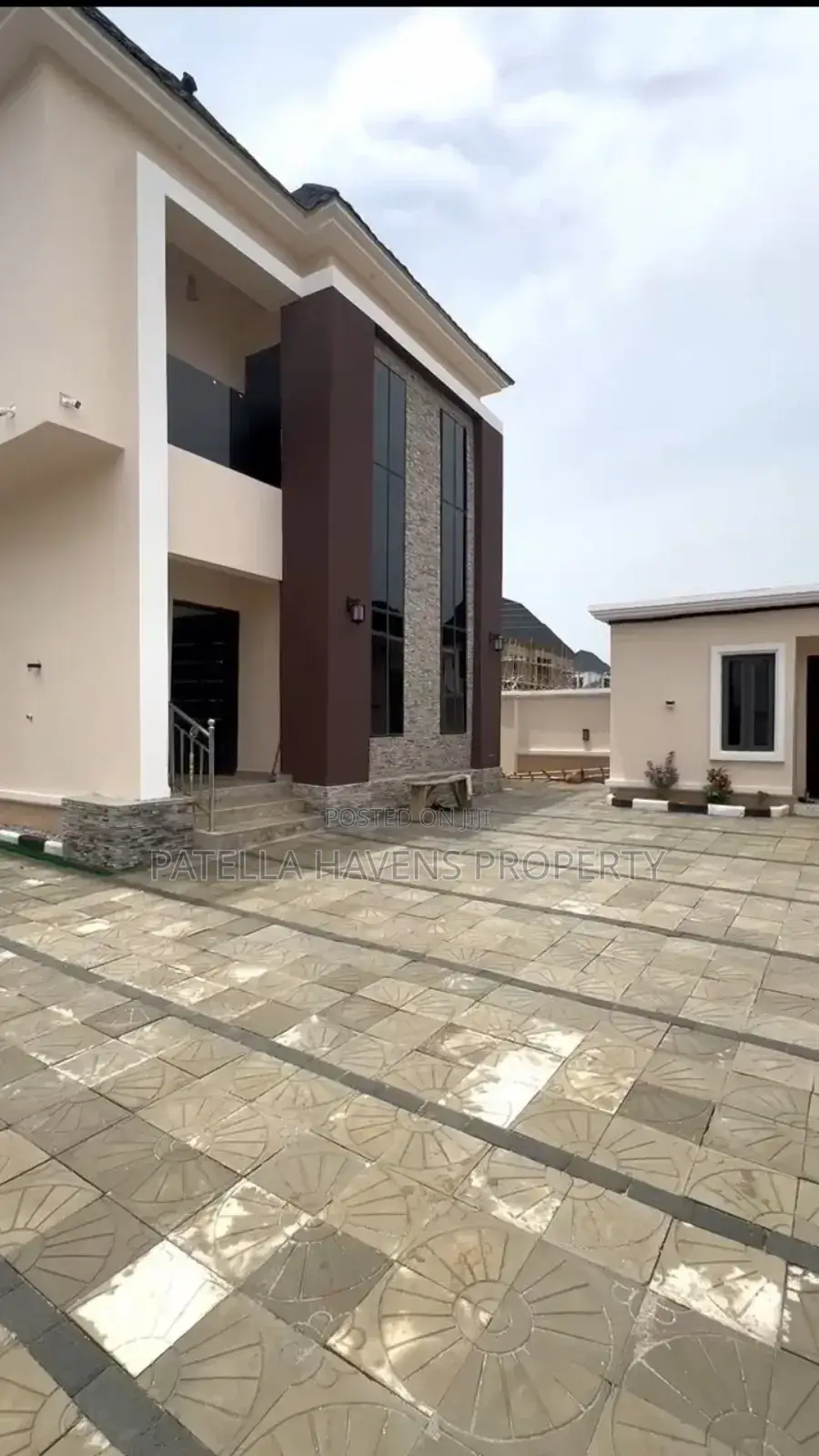 4bdrm Duplex in Gwarinpa for sale in Gwarinpa