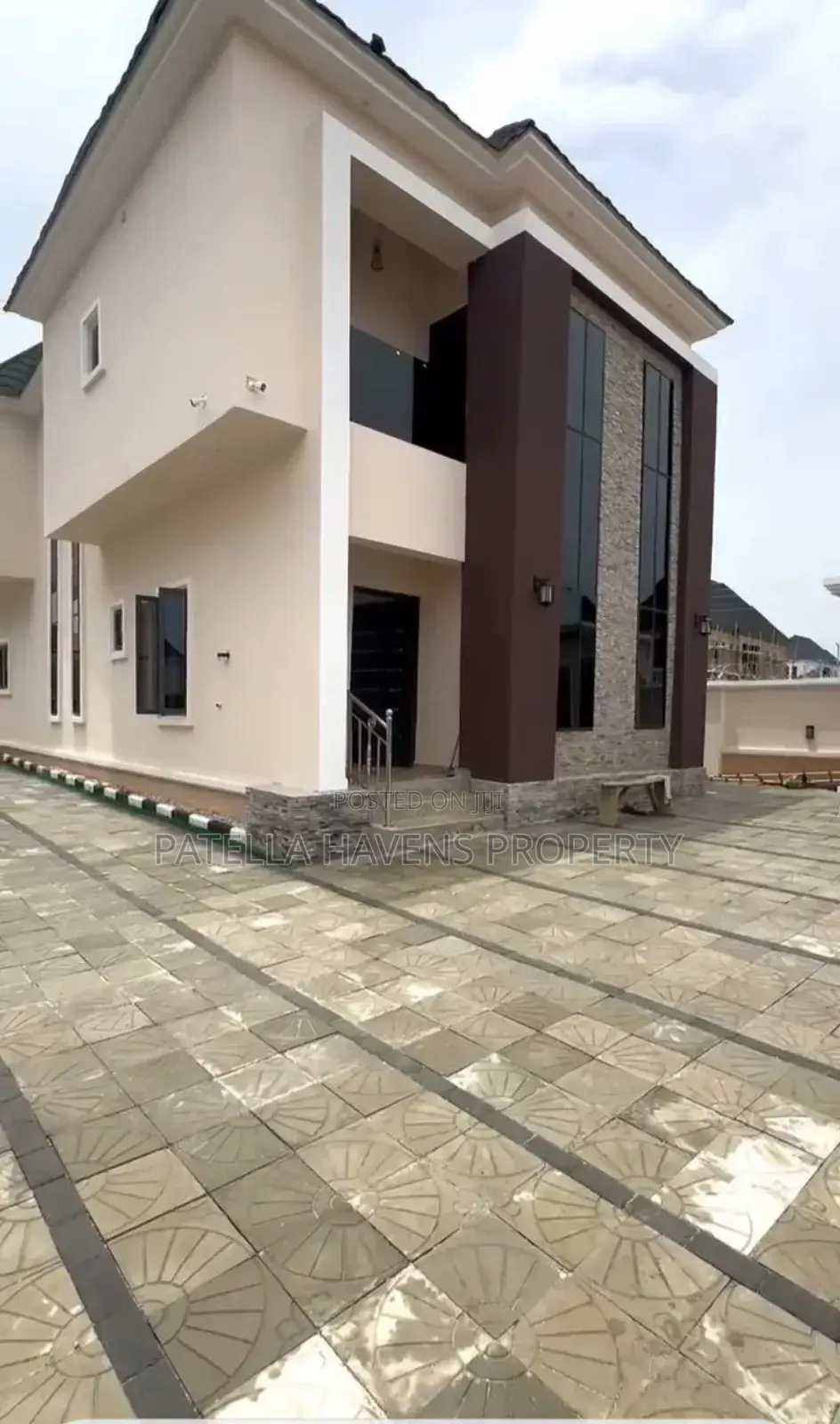 4bdrm Duplex in Gwarinpa for sale in Gwarinpa