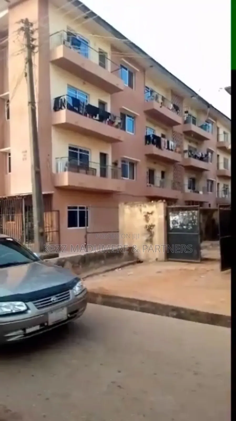 8bdrm Block of Flats in Achara Layout , for sale in Enugu