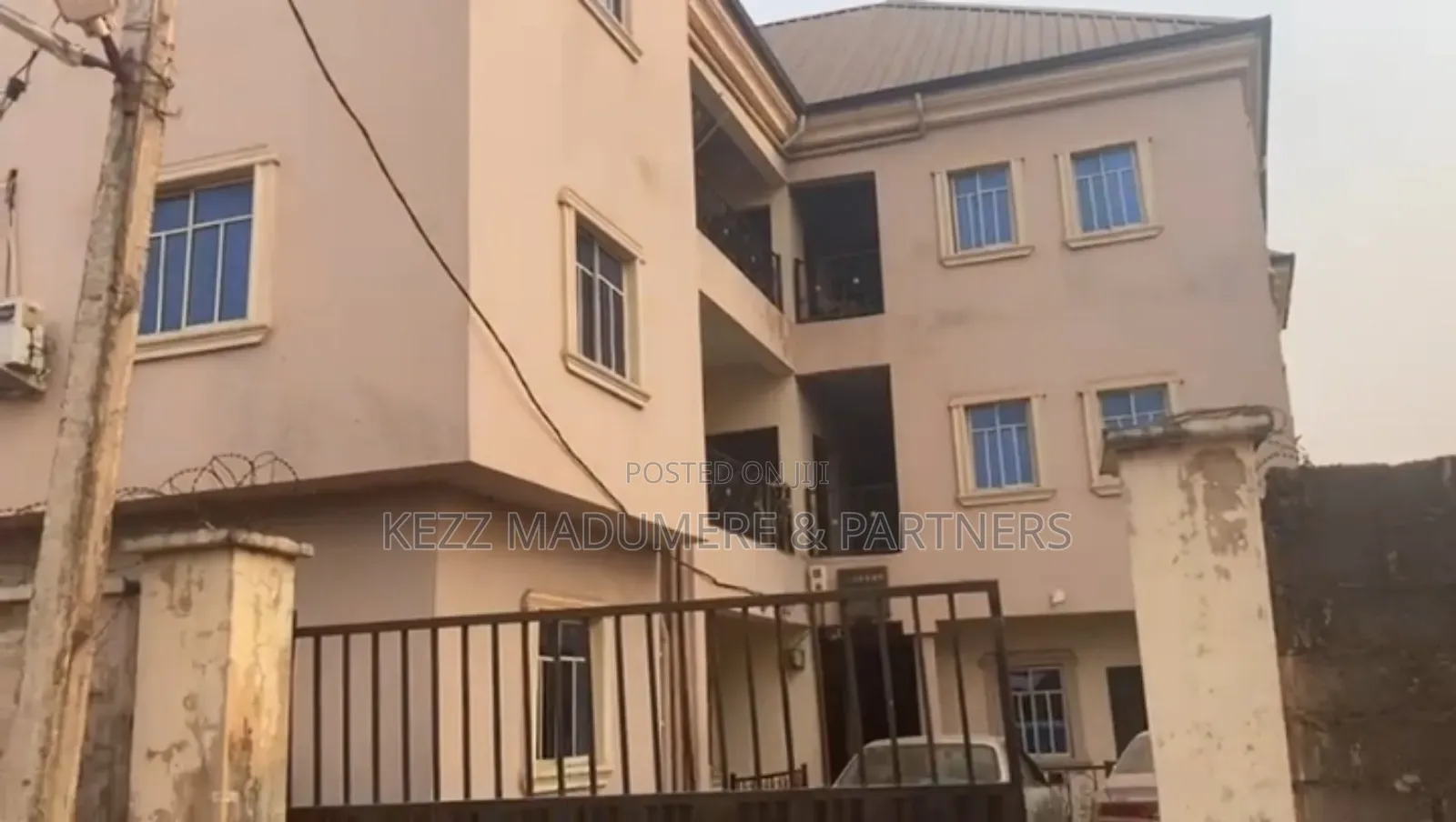 9bdrm Block of Flats in Emene Enugu Enugu for sale in Enugu