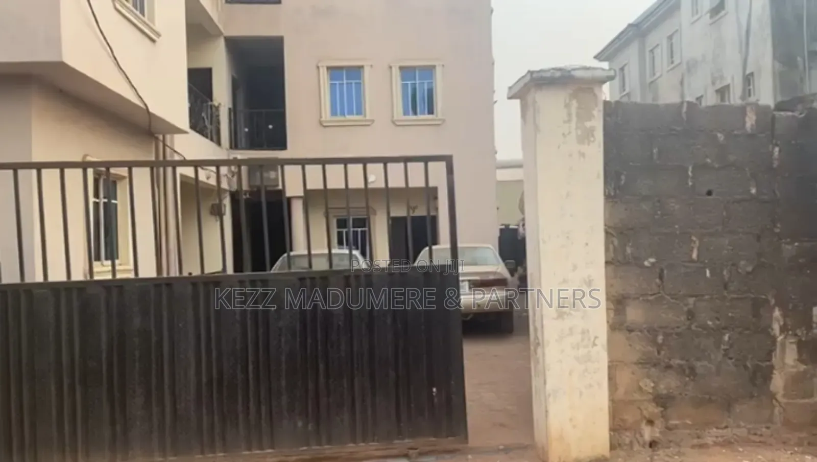 9bdrm Block of Flats in Emene Enugu Enugu for sale in Enugu