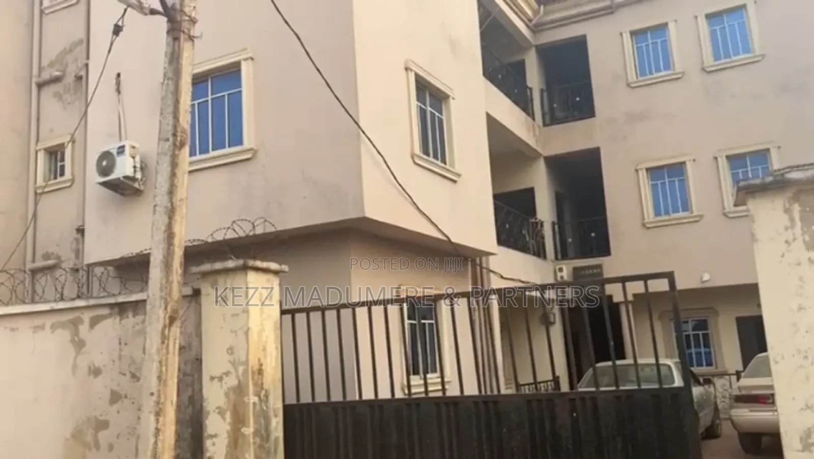 9bdrm Block of Flats in Emene Enugu Enugu for sale in Enugu