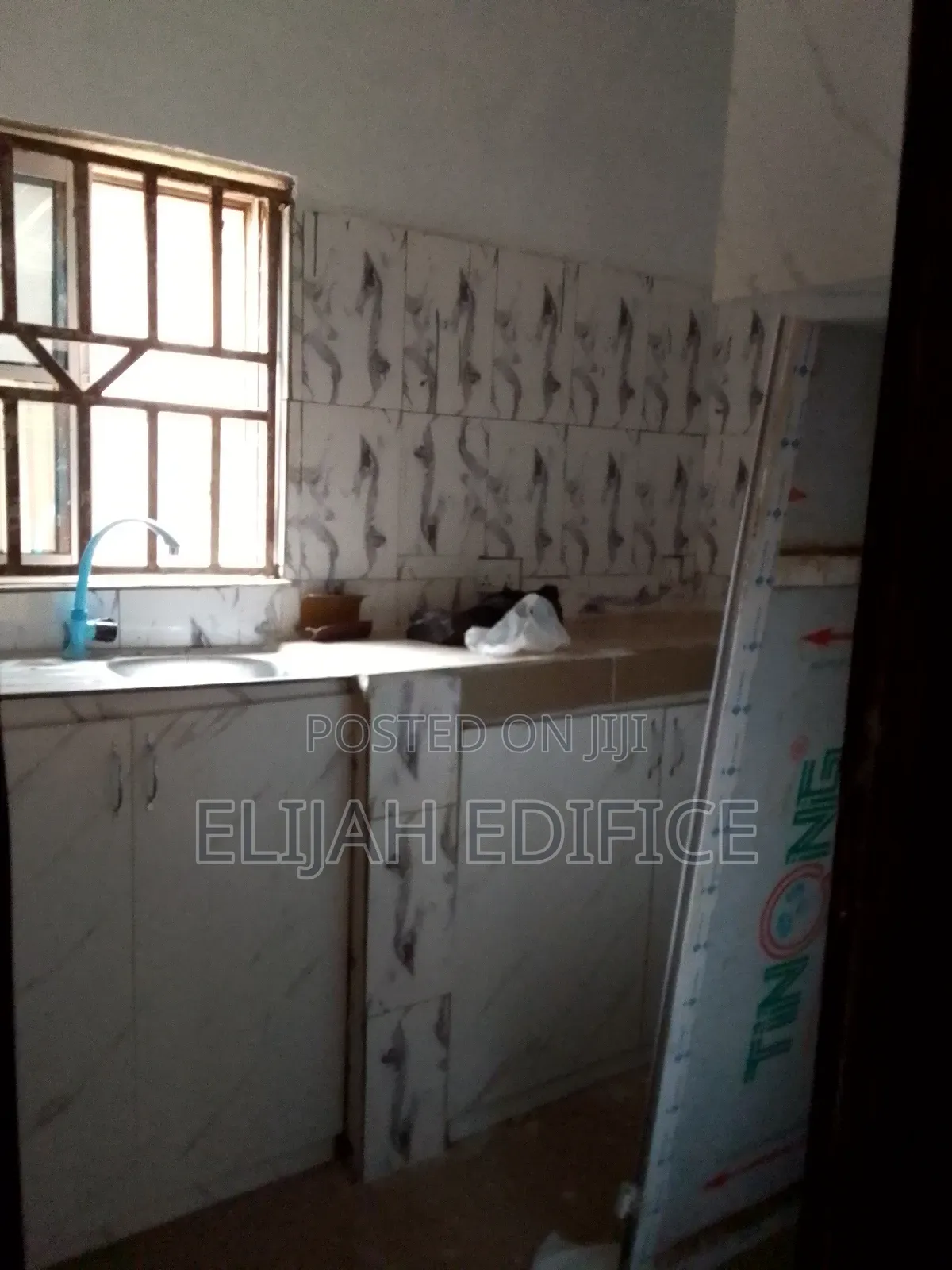 Furnished Studio Apartment in First Gate, Ikorodu Garage for rent in Ikorodu Garage