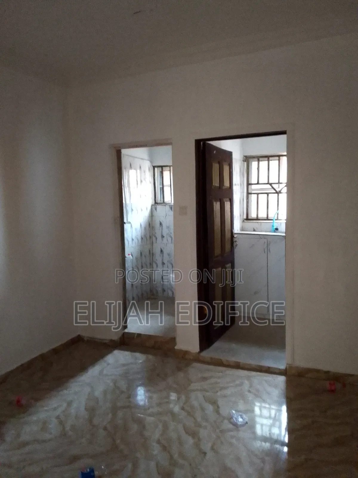 Furnished Studio Apartment in First Gate, Ikorodu Garage for rent in Ikorodu Garage