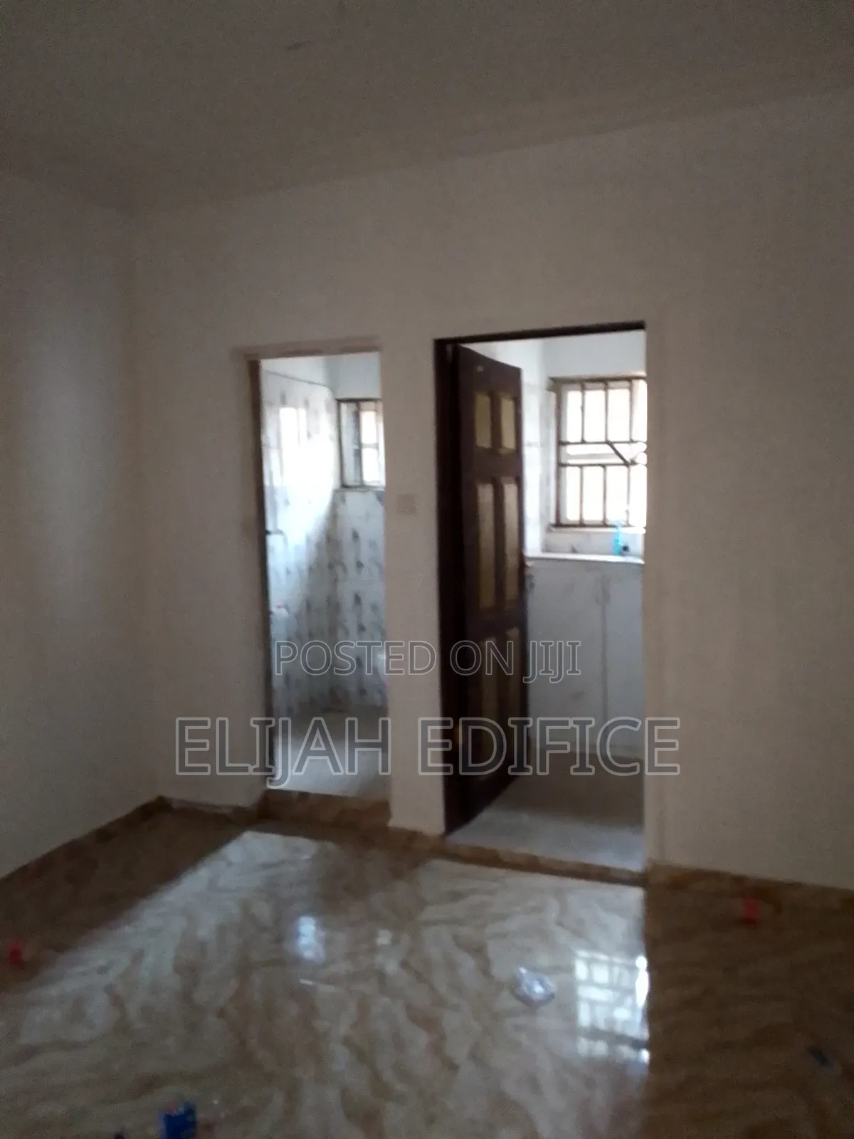 Furnished Studio Apartment in First Gate, Ikorodu Garage for rent in Ikorodu Garage