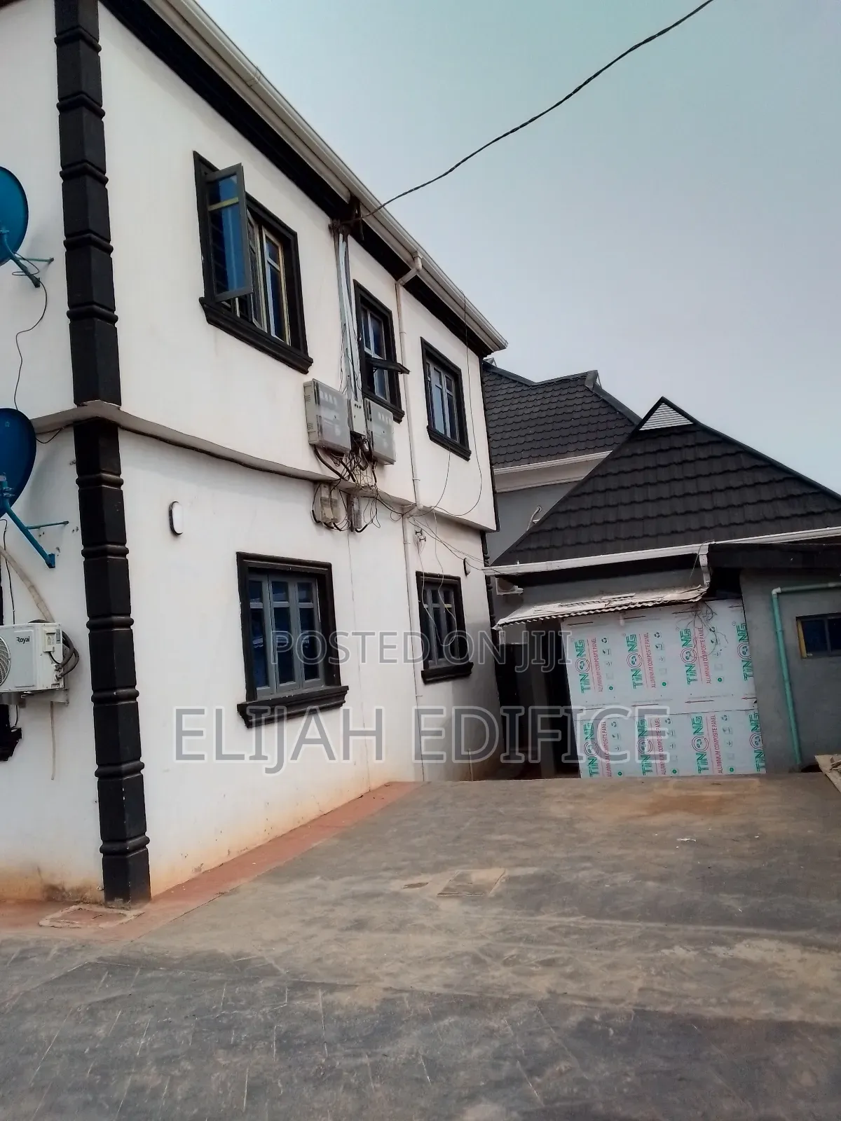 Furnished Studio Apartment in First Gate, Ikorodu Garage for rent in Ikorodu Garage