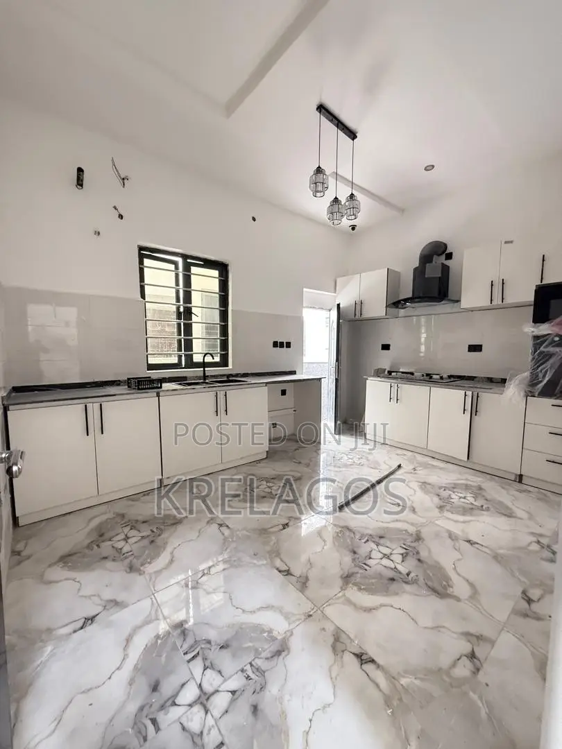 4bdrm Duplex in Abraham Adesanya Estate for sale in Abraham Adesanya Estate
