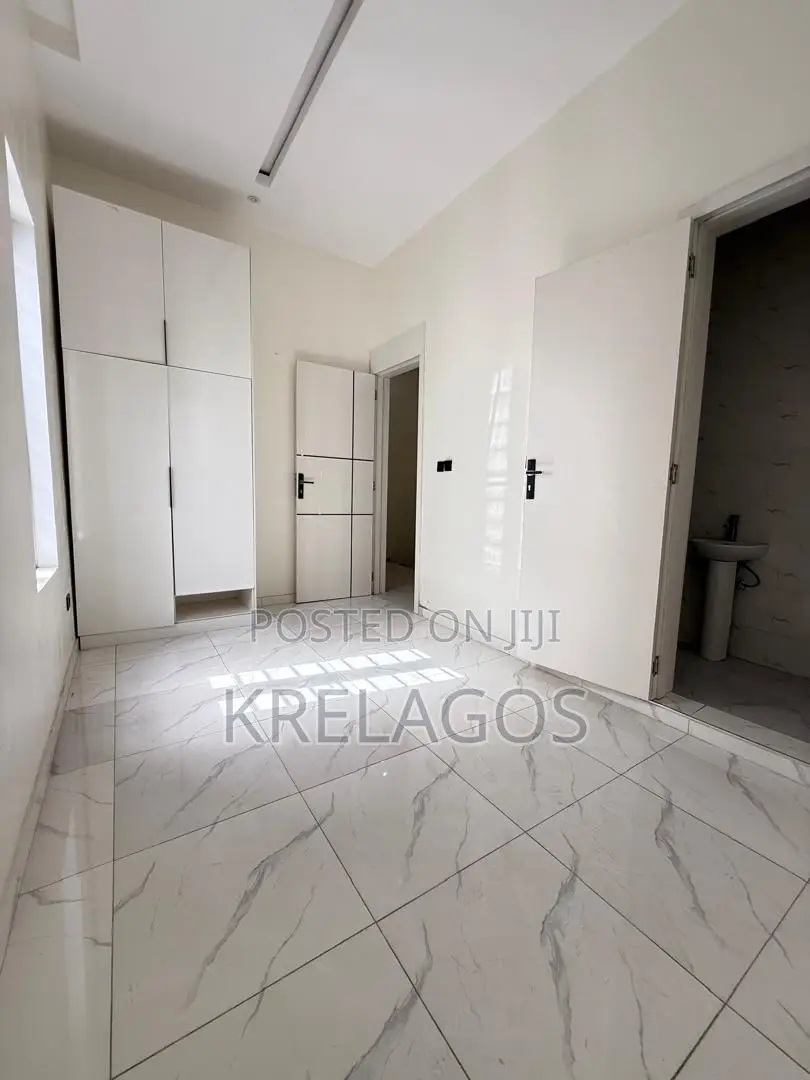 4bdrm Duplex in Off Lekki-Epe Expressway for sale in Off Lekki-Epe Expressway