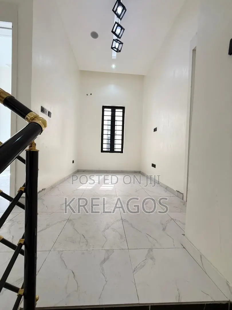 4bdrm Duplex in Off Lekki-Epe Expressway for sale in Off Lekki-Epe Expressway