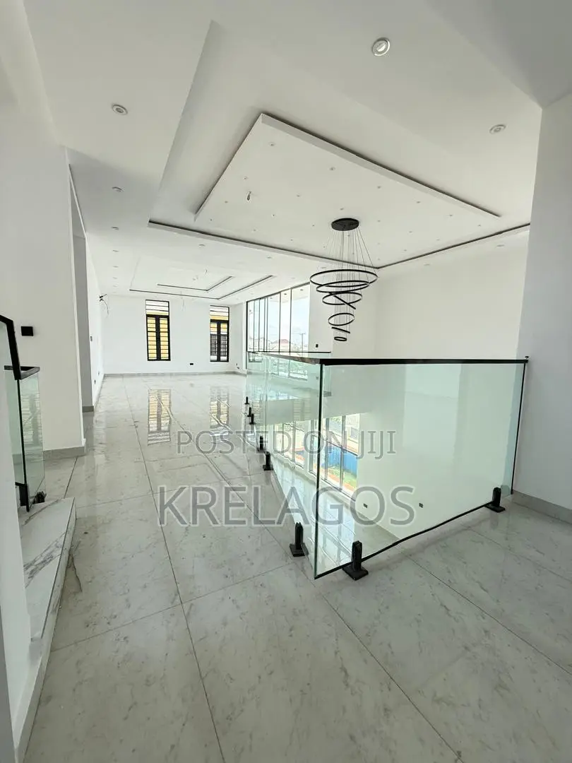4bdrm Duplex in Chevron for sale in Chevron