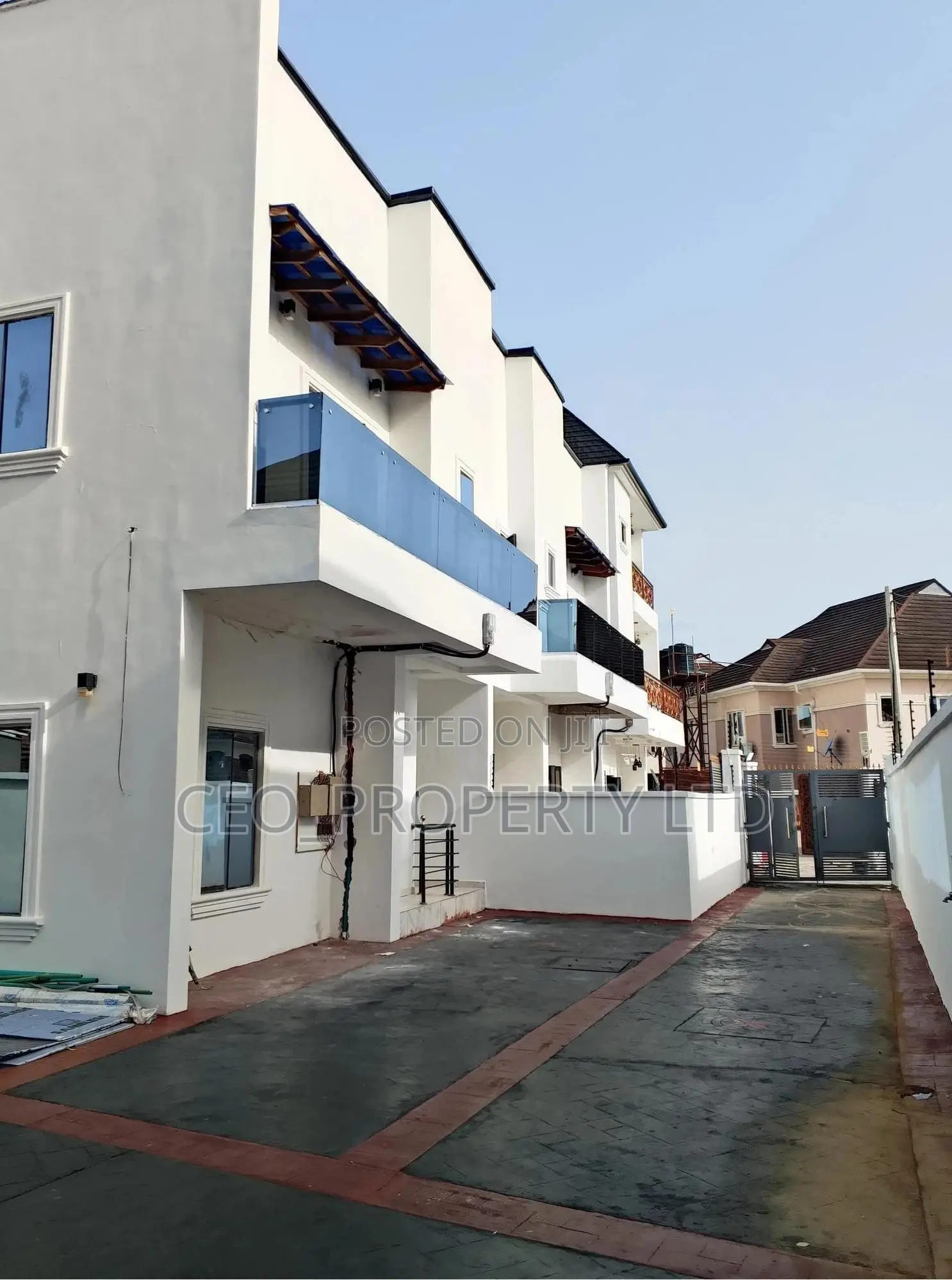 Furnished 4bdrm Duplex in Lekki Expressway for sale in Lekki Expressway