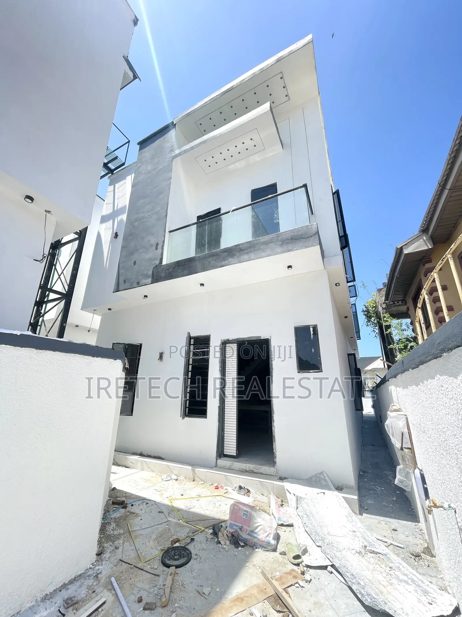 4bdrm Duplex in Ajah By Lagos for sale in Ajah