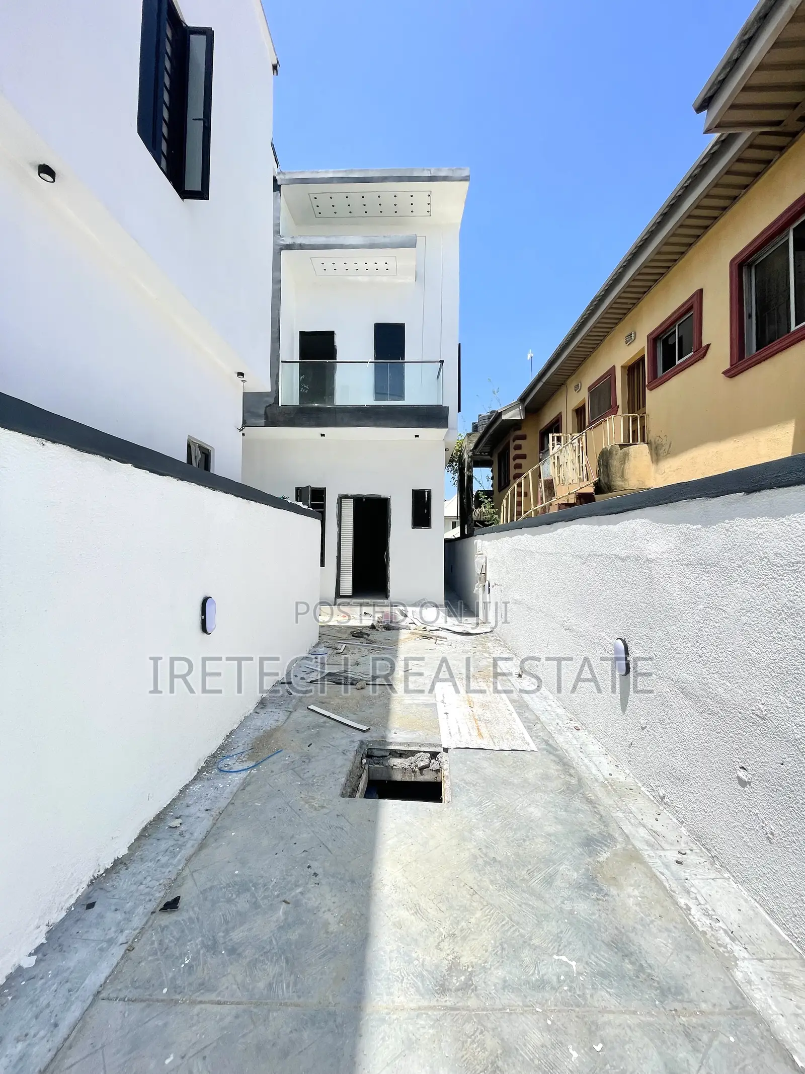 4bdrm Duplex in Ajah By Lagos for sale in Ajah
