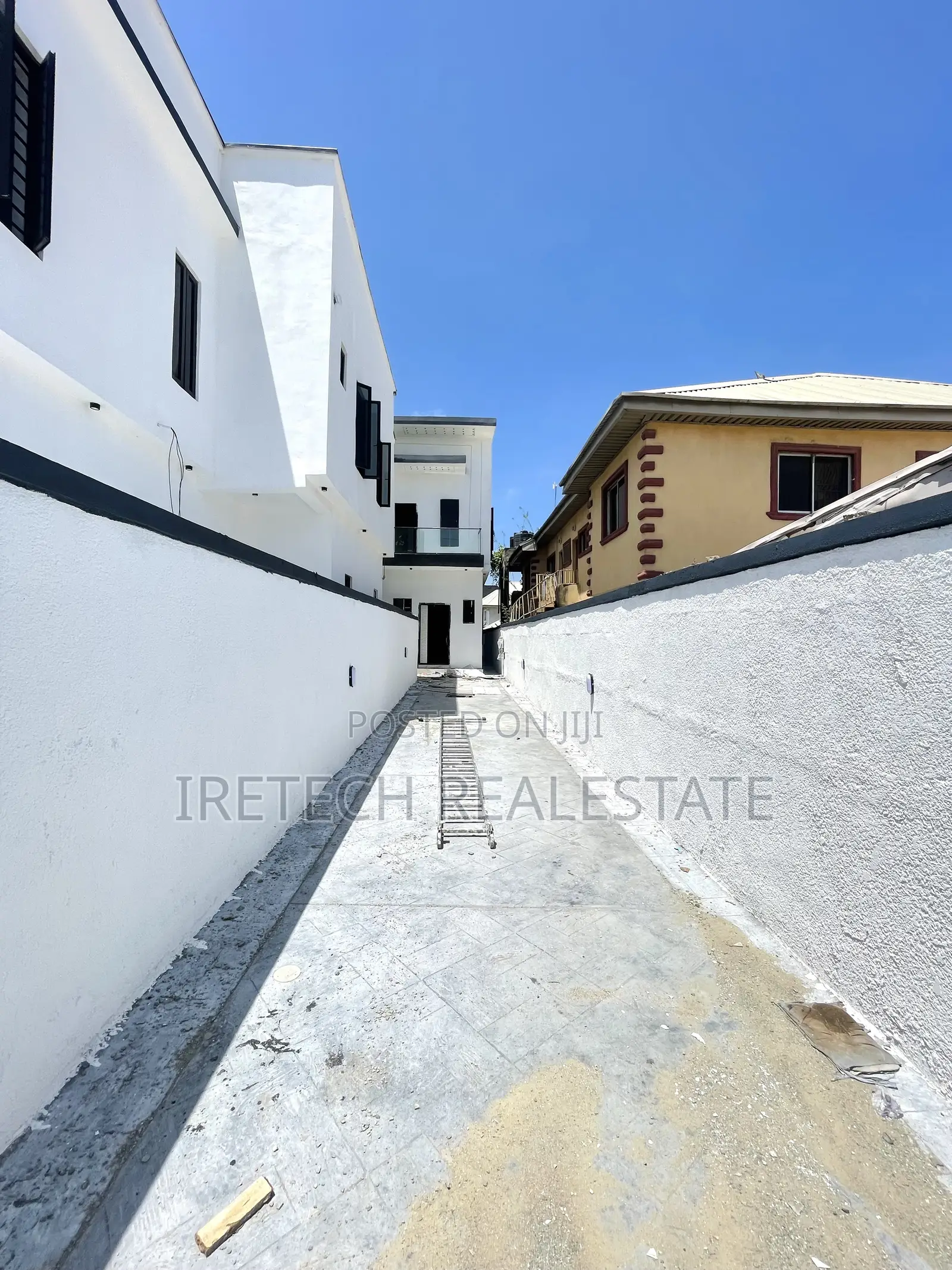 4bdrm Duplex in Ajah By Lagos for sale in Ajah