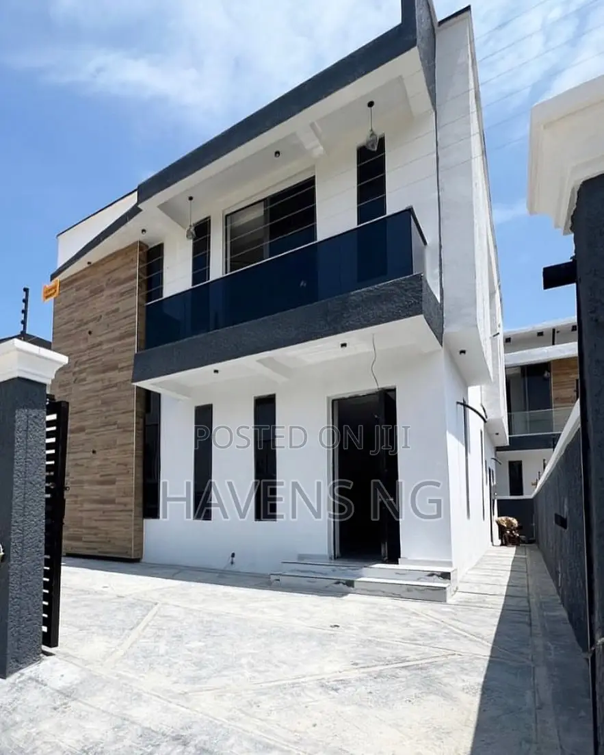 5bdrm Duplex in Ikota for sale in Ikota