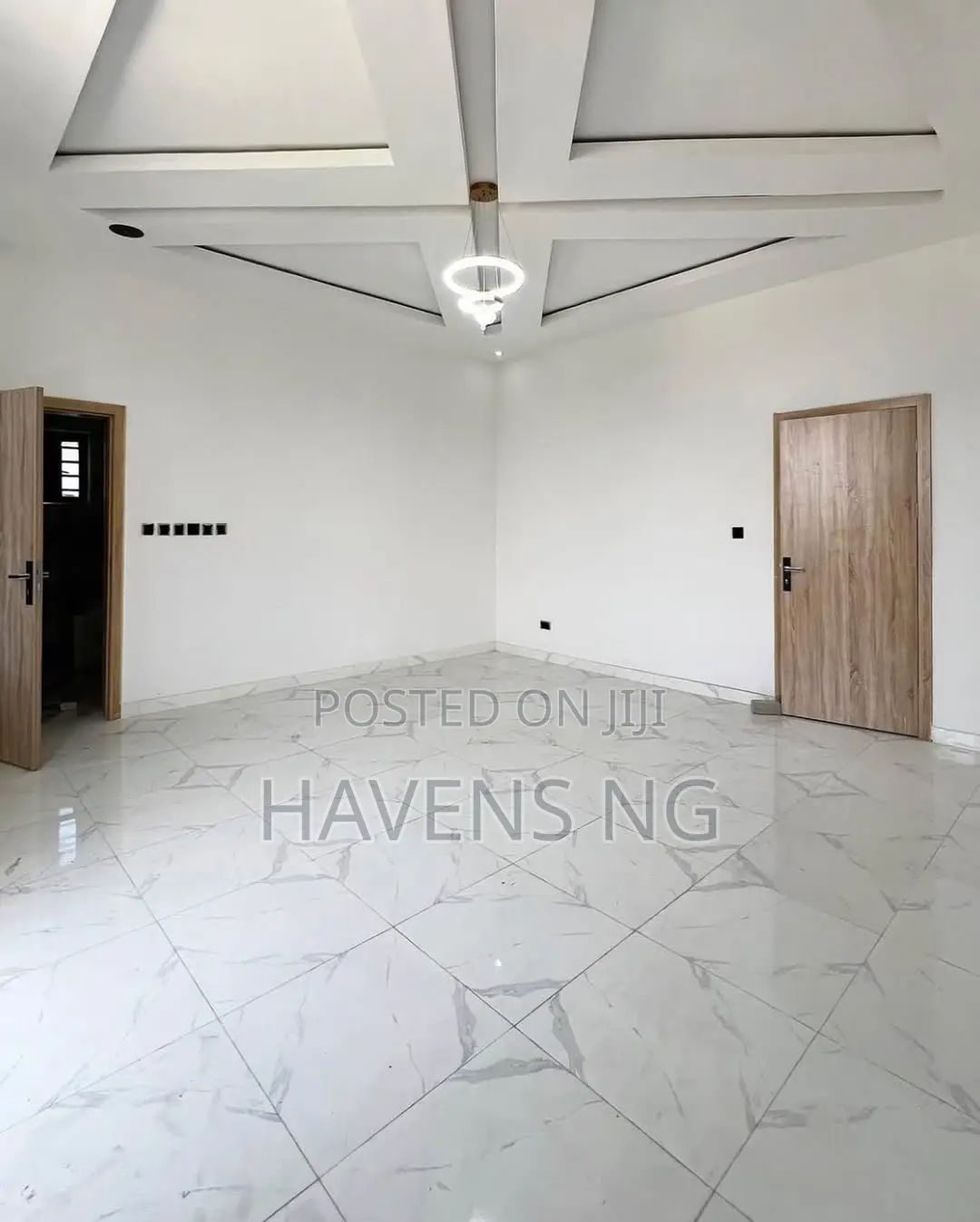 5bdrm Duplex in Ikota for sale in Ikota