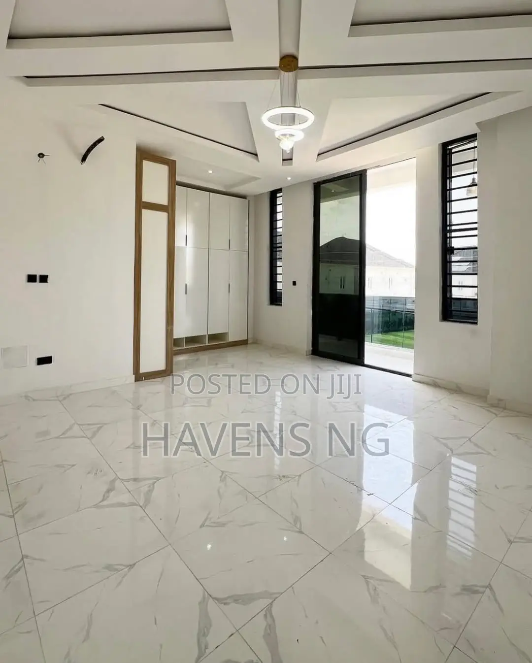5bdrm Duplex in Ikota for sale in Ikota