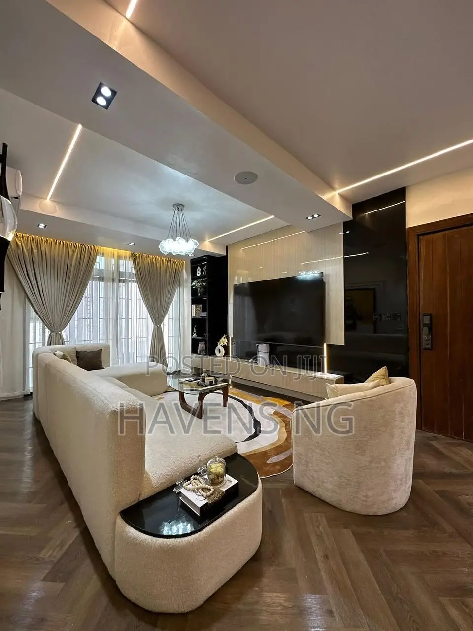 Spacious 3-Bedroom Apartment in Lekki Phase 1