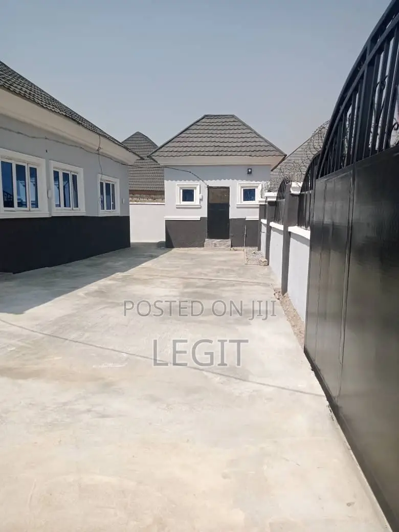 3bdrm Bungalow in Lugbe District for sale in Lugbe District