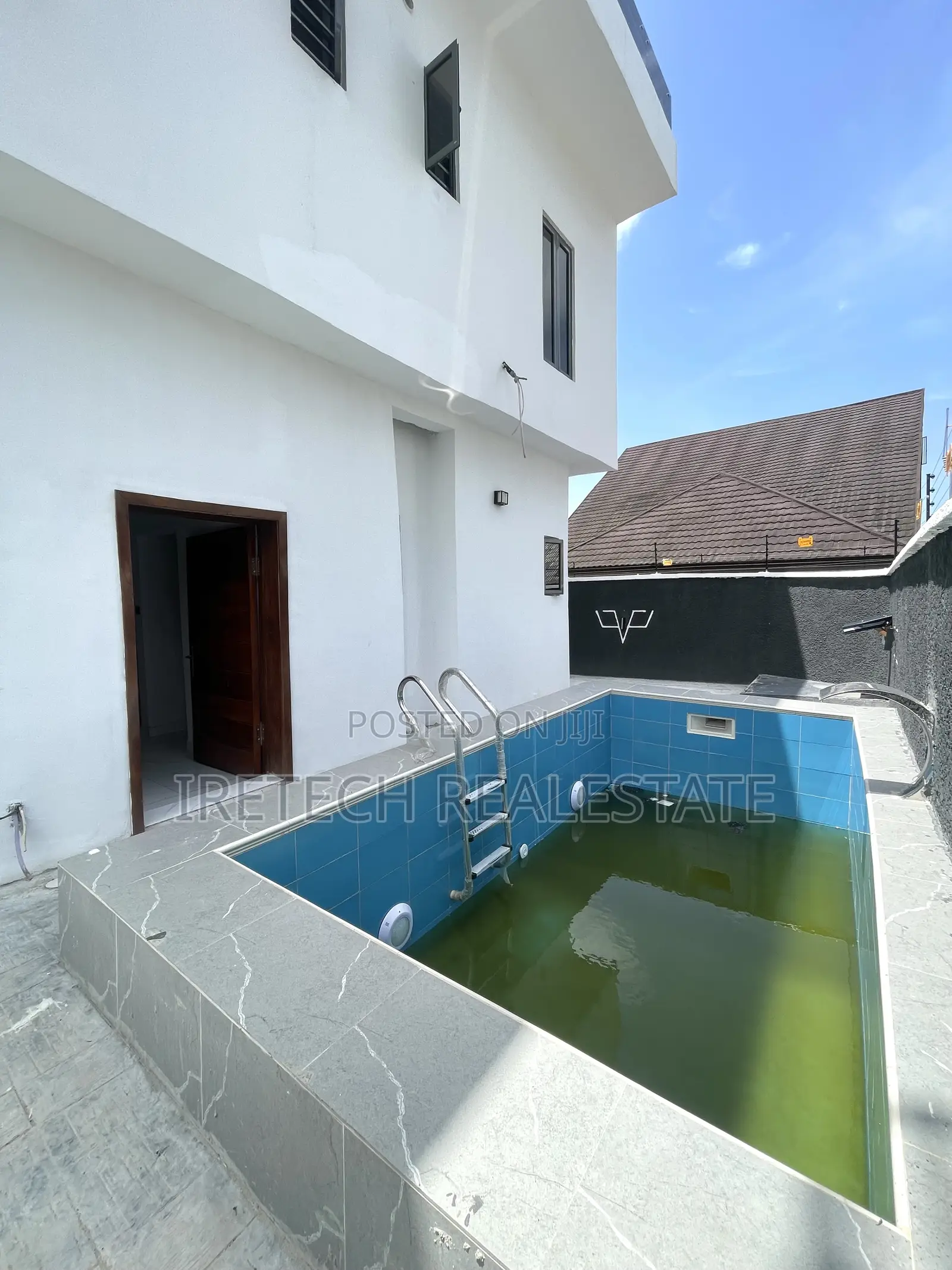 5bdrm Duplex in Ajah In A Gated for sale in Ajah