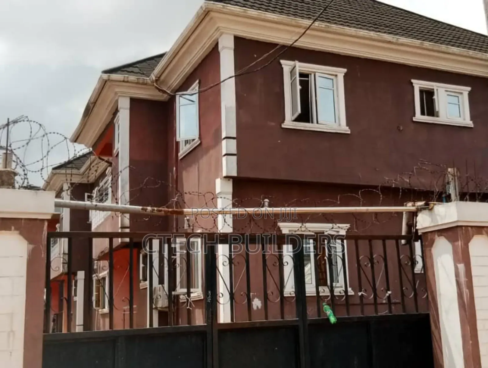 12bdrm Block of Flats in Benin City for sale in Benin City