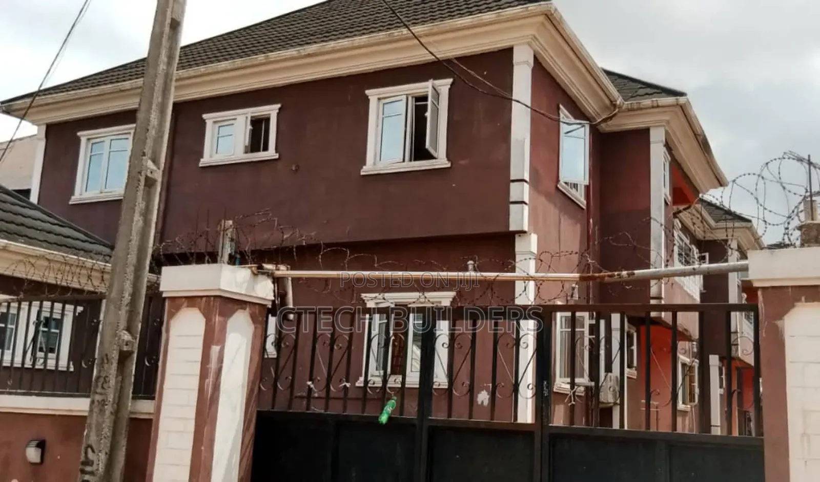 12bdrm Block of Flats in Benin City for sale in Benin City