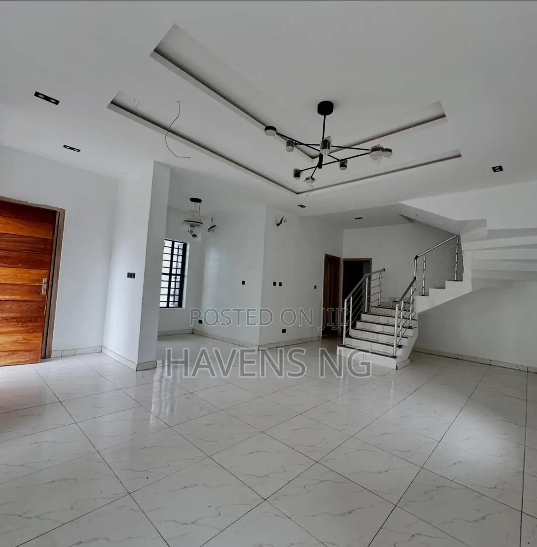 5bdrm Duplex in Lekki Phase 1 for sale in Lekki Phase 1
