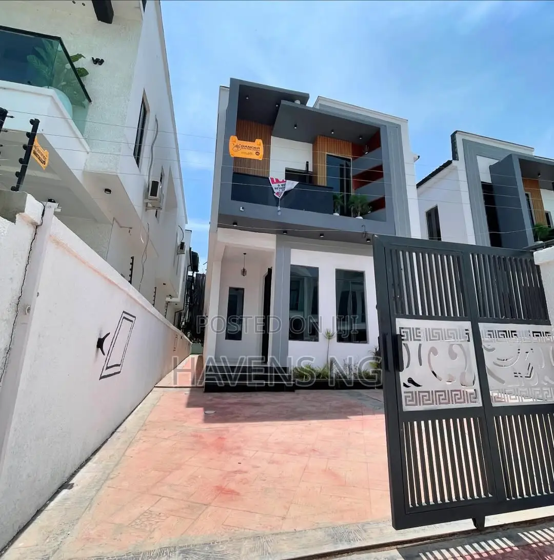 5bdrm Duplex in Lekki Phase 1 for sale in Lekki Phase 1