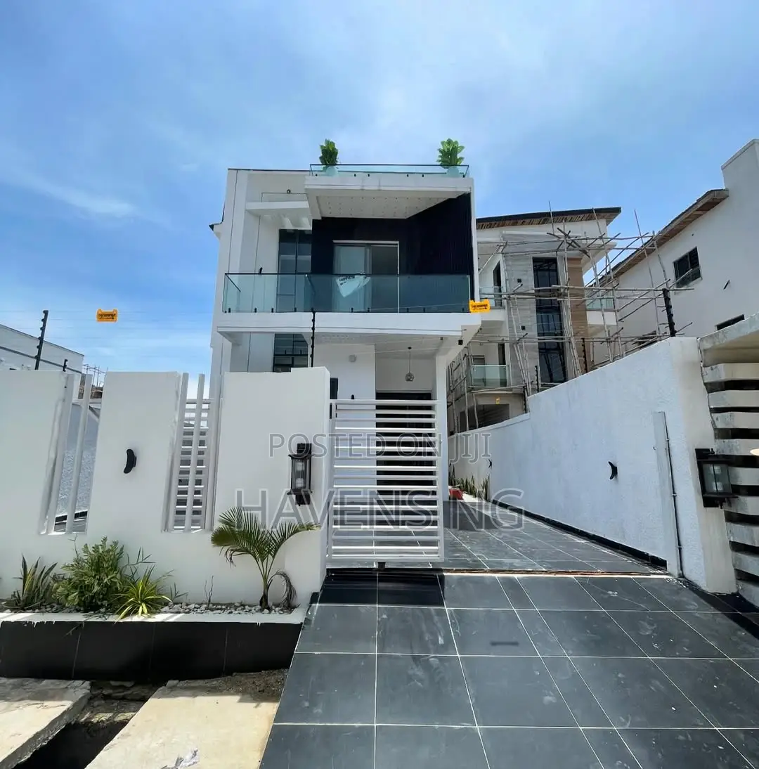 5bdrm Duplex in Lekki Phase 1 for sale in Lekki Phase 1