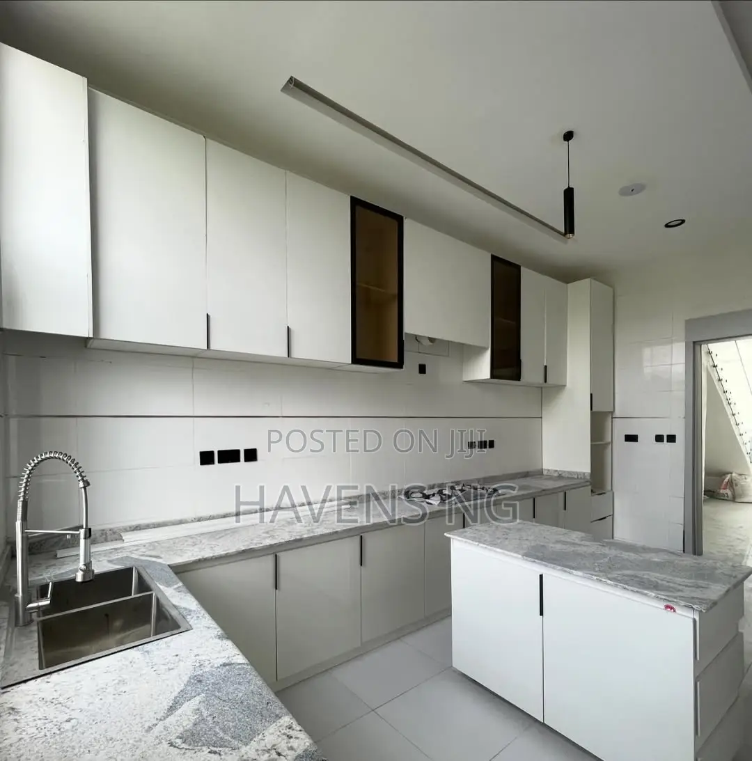 5bdrm Duplex in Ado / Ajah for sale in Ado / Ajah