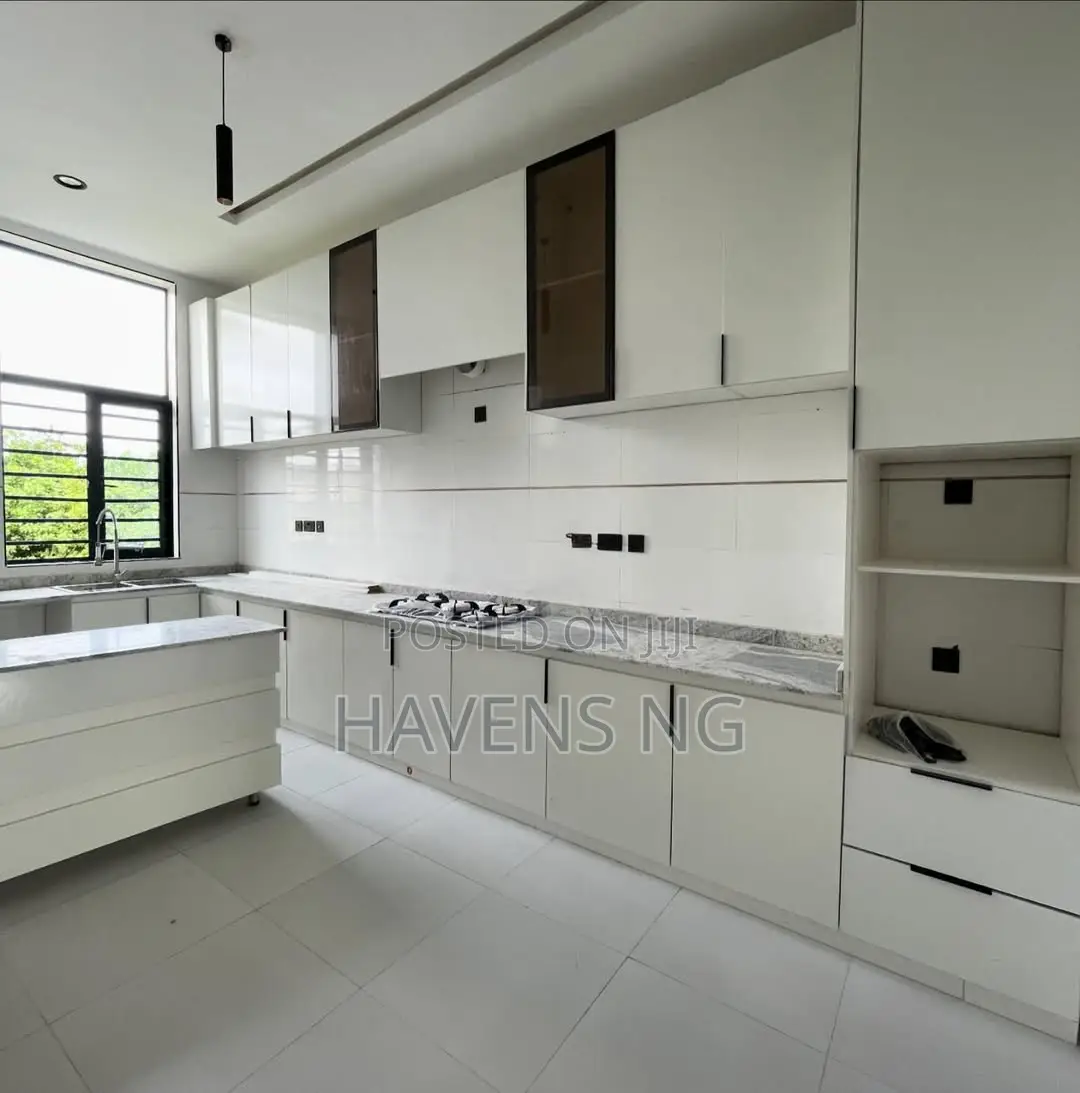 5bdrm Duplex in Ado / Ajah for sale in Ado / Ajah