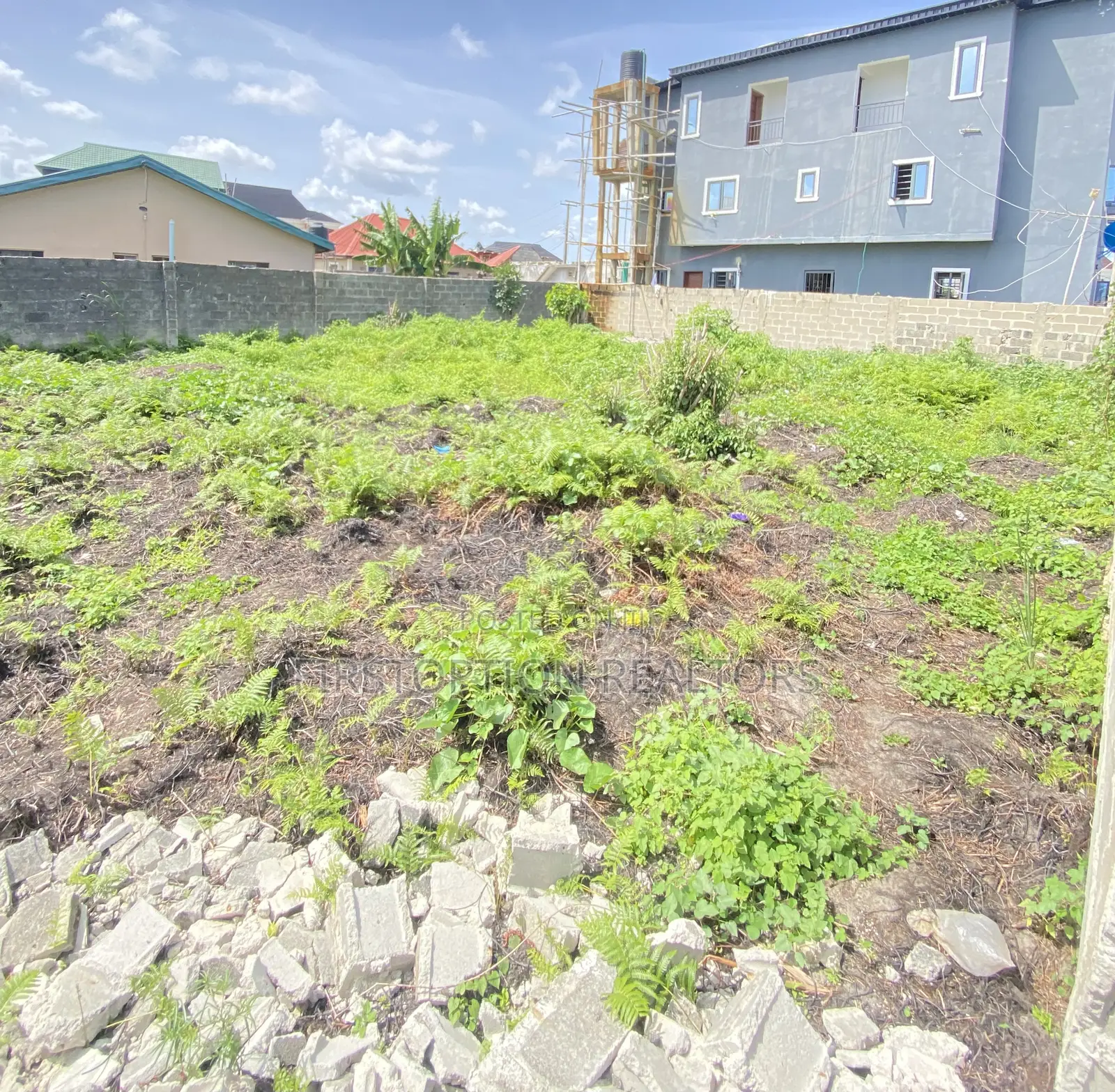 Juicy Deal! Half Plot of Land Measuring 330sqm at Ogombo in Ogombo