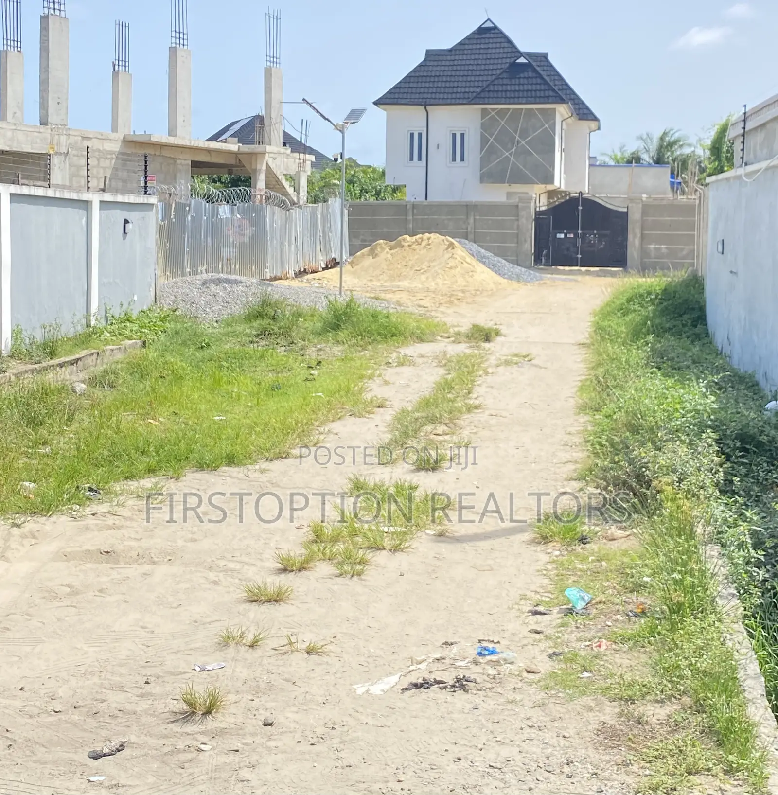 Juicy Deal! Half Plot of Land Measuring 330sqm at Ogombo in Ogombo