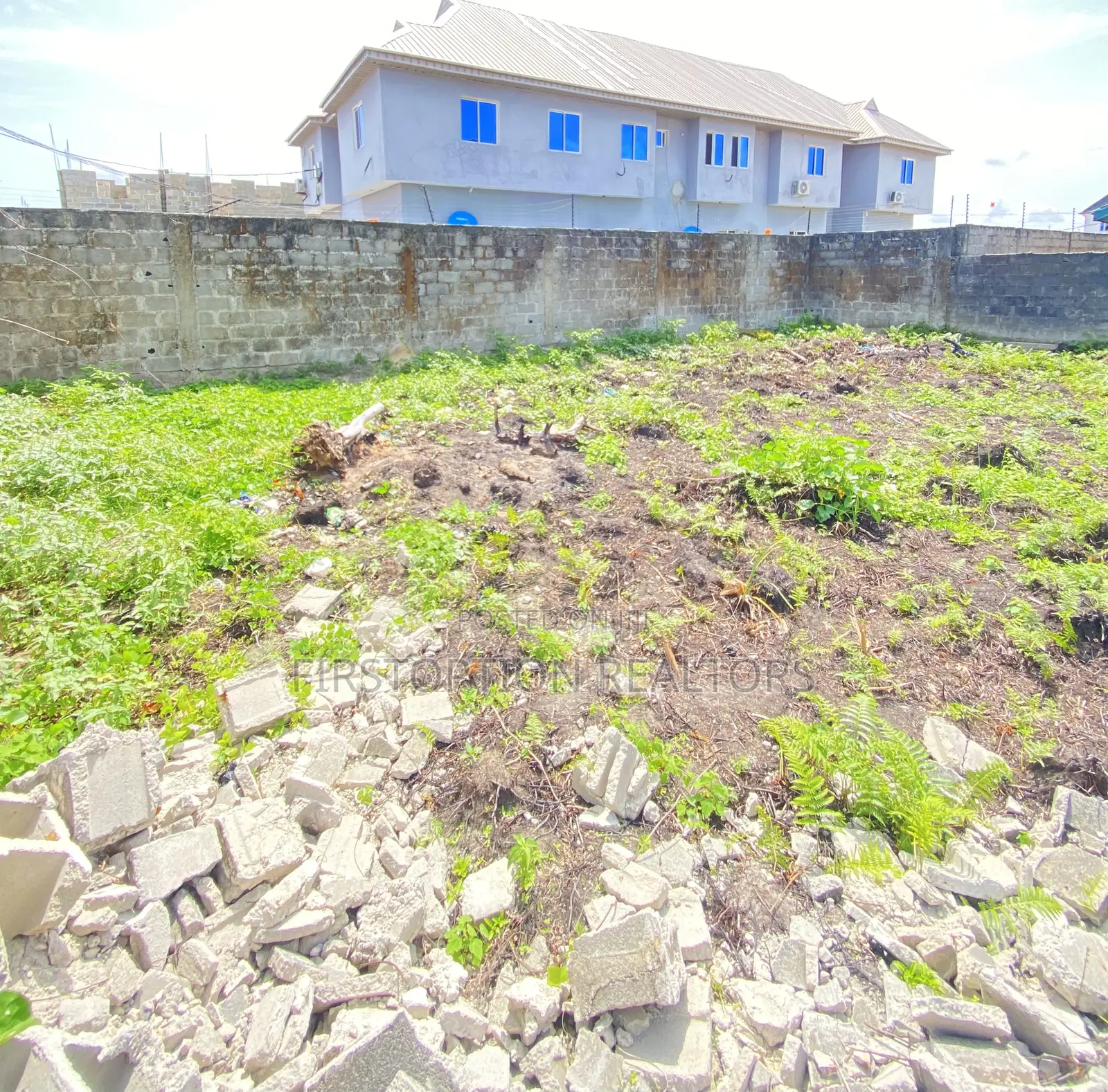 Juicy Deal! Half Plot of Land Measuring 330sqm at Ogombo in Ogombo