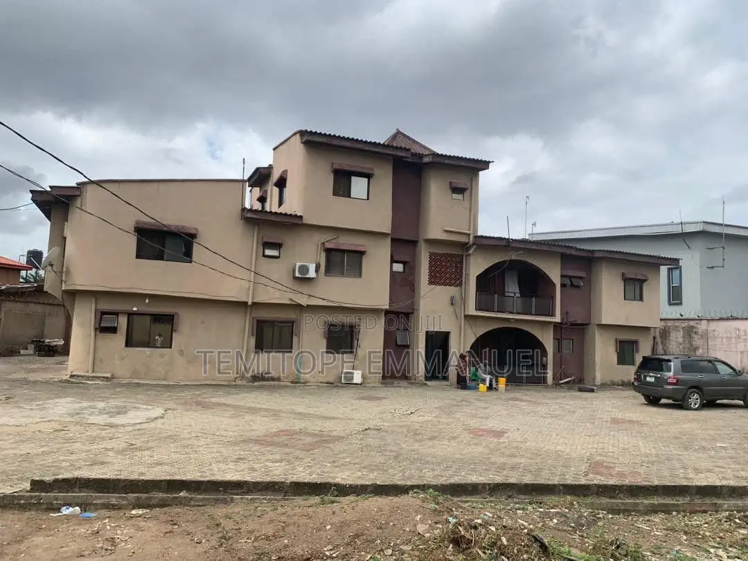 6bdrm Duplex in Egbeda for sale in Egbeda
