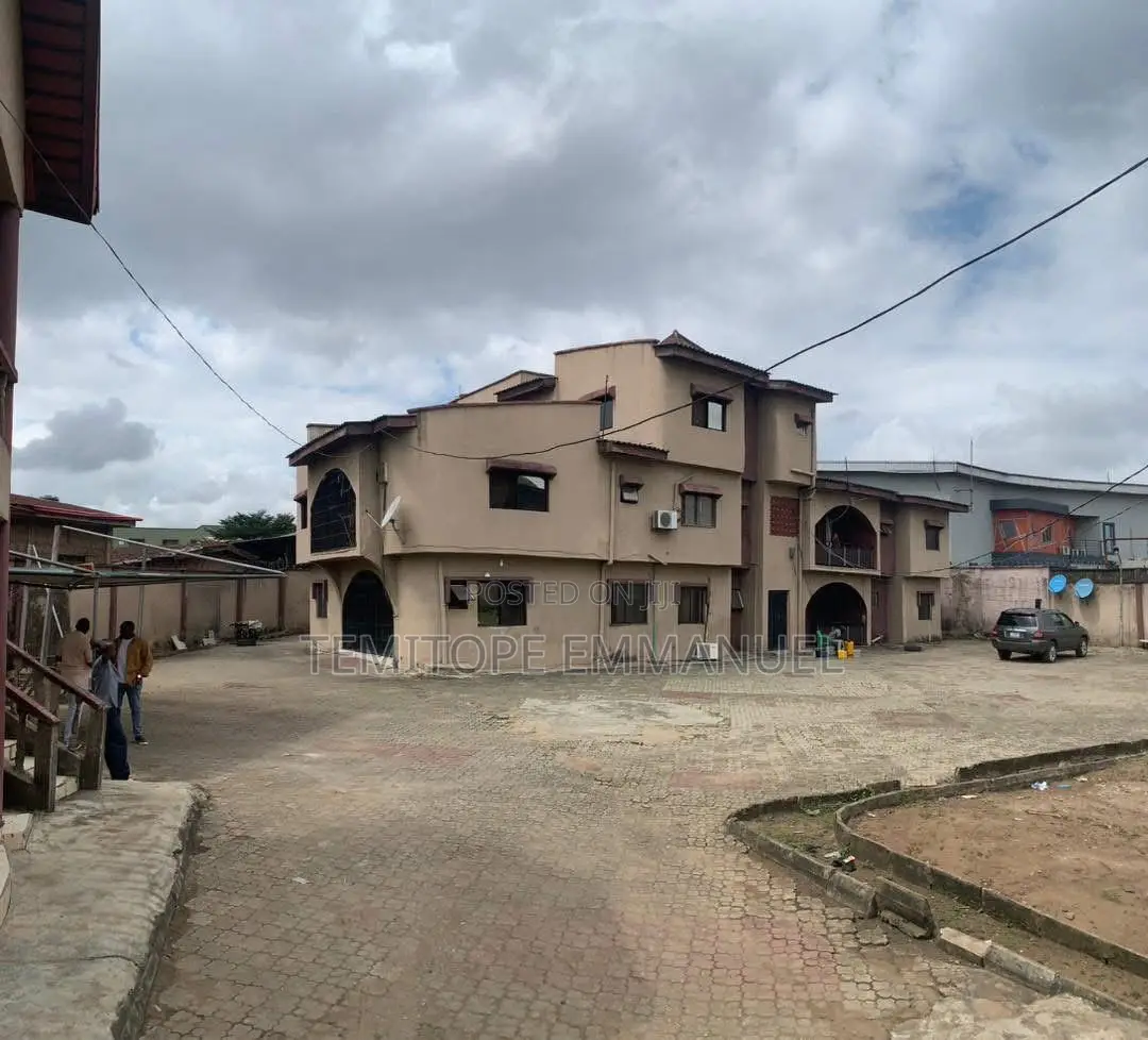 6bdrm Duplex in Egbeda for sale in Egbeda