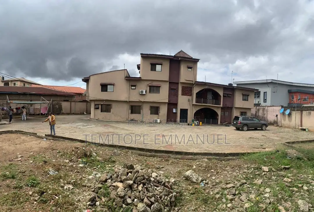 6bdrm Duplex in Egbeda for sale in Egbeda