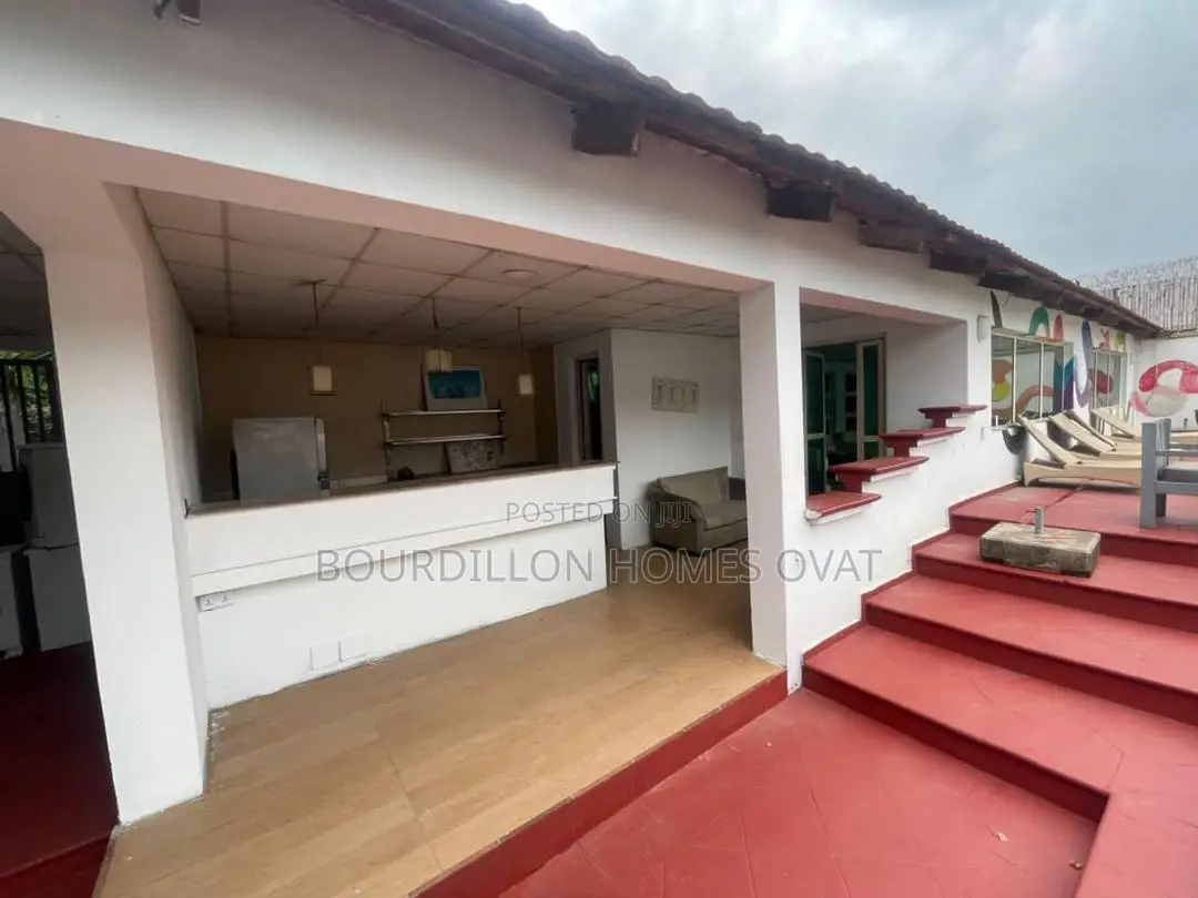 1750 SQM Land With a Structure in Victoria Island