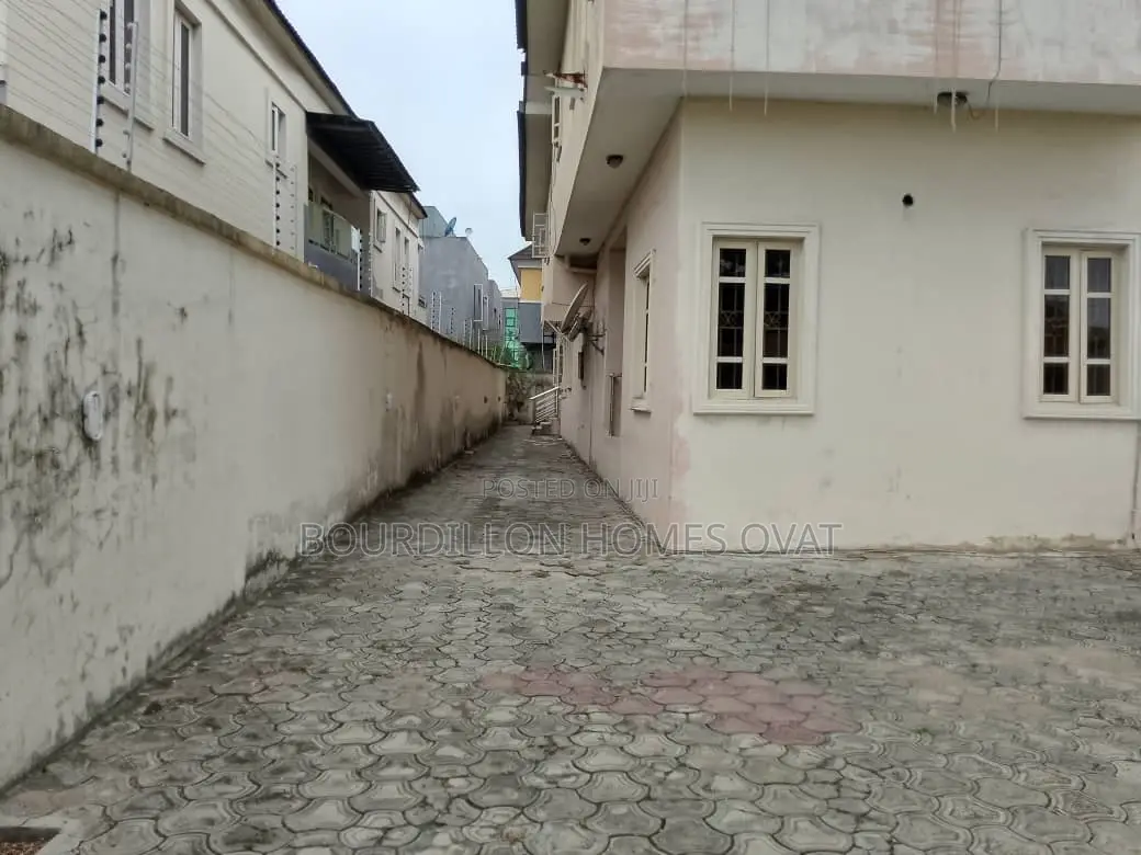 4bdrm Duplex in Lekki Phase 1 for rent in Lekki Phase 1