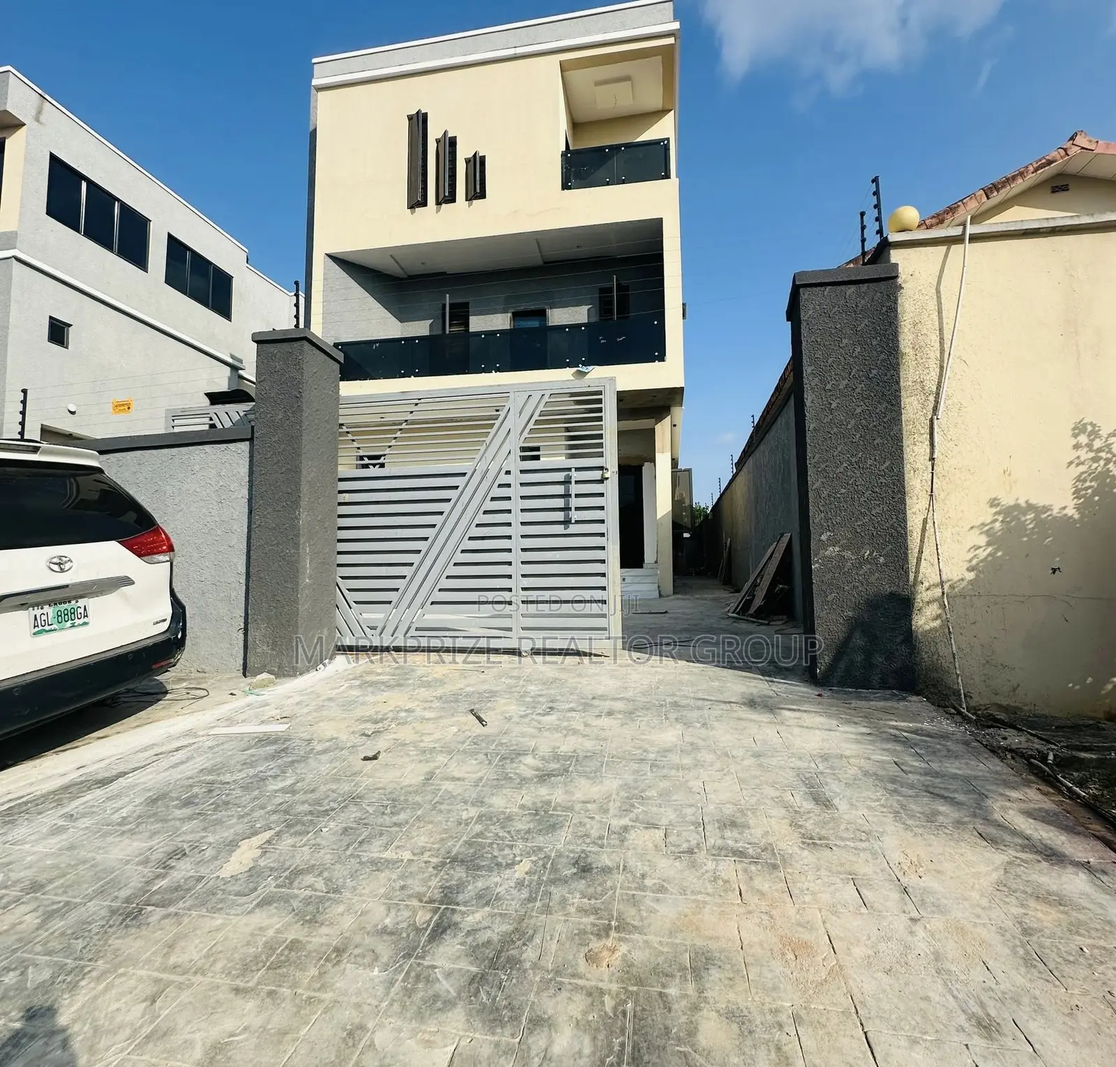 5bdrm Duplex in Magodo Gra Phase 2 for sale in Magodo
