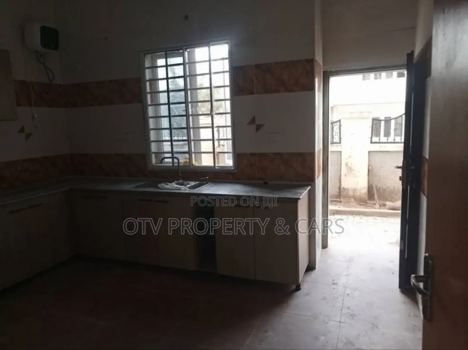 Furnished 5bdrm Townhouse / Terrace in Guzape District for rent in Guzape District