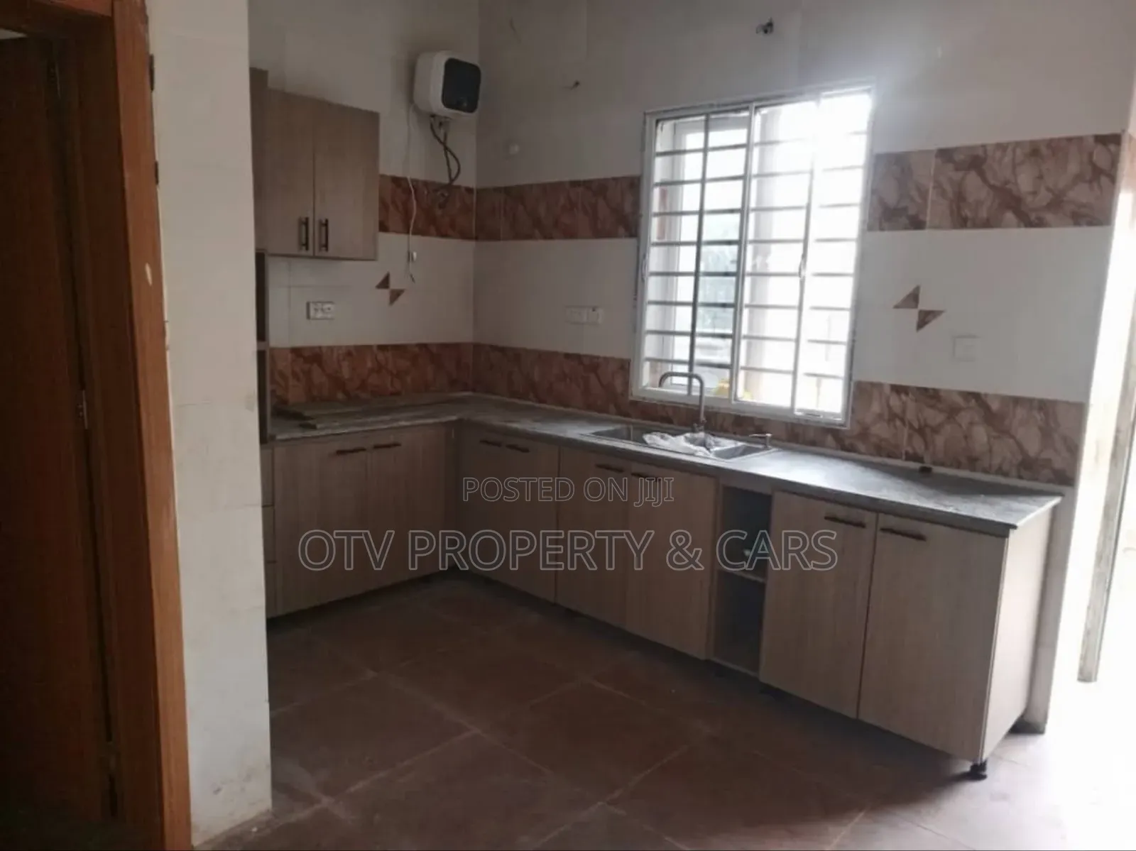 Furnished 5bdrm Townhouse / Terrace in Guzape District for rent in Guzape District