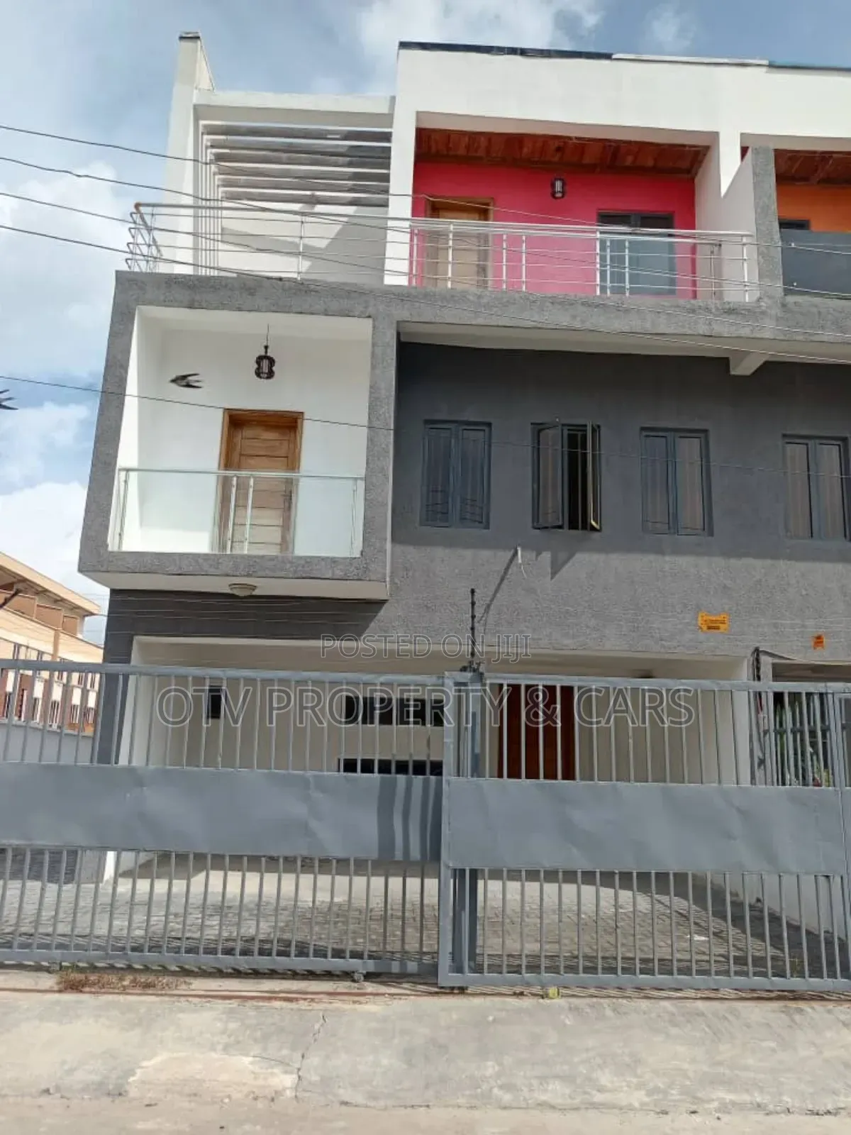 Furnished 4bdrm Duplex in Agungi for sale in Agungi