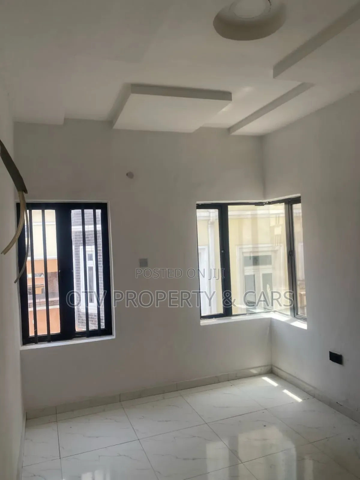 Furnished 4bdrm Duplex in Agungi for sale in Agungi